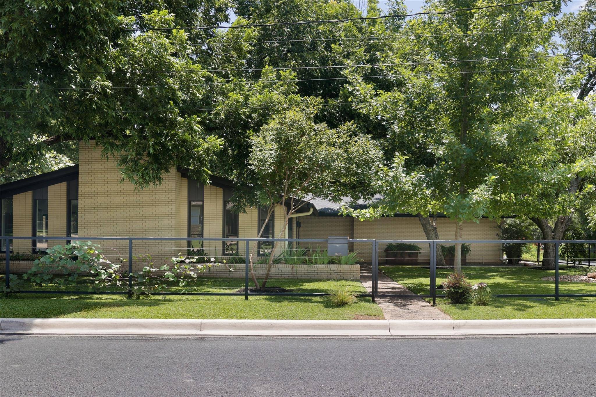 1602 E 18th ST, Georgetown, TX 78626