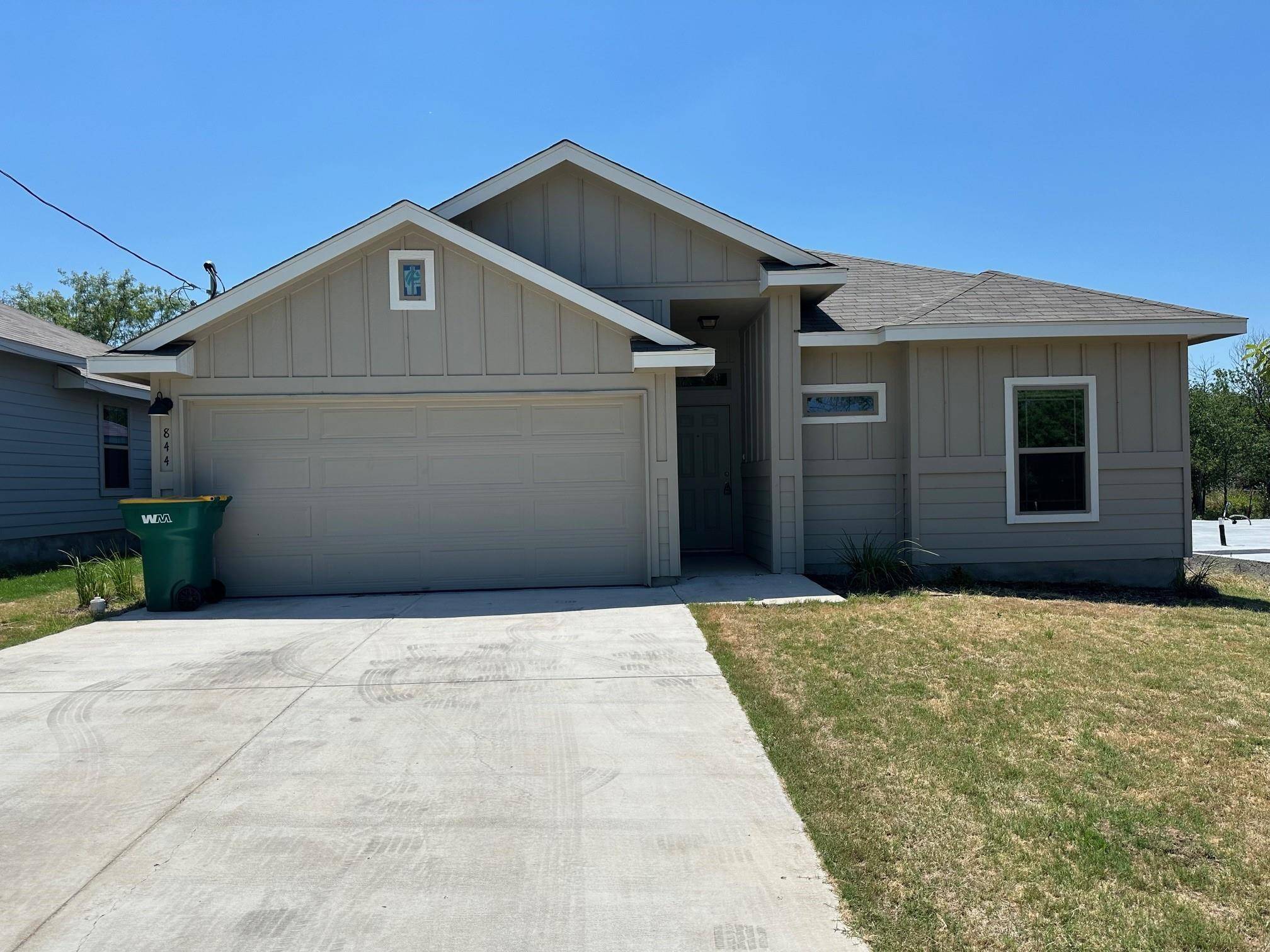 844 Driftwood LN, Marble Falls, TX 78654