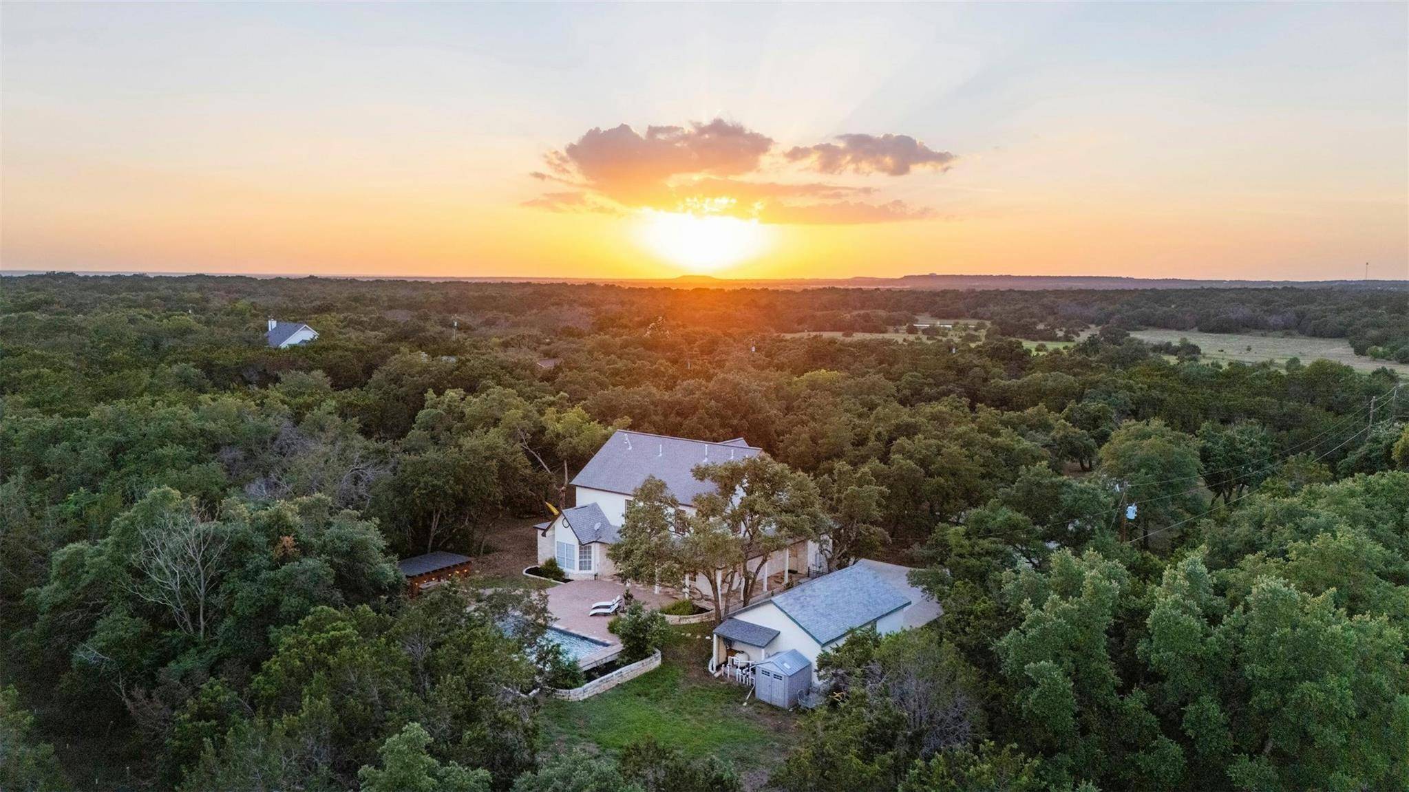 219 Navajo TRL, Georgetown, TX 78633