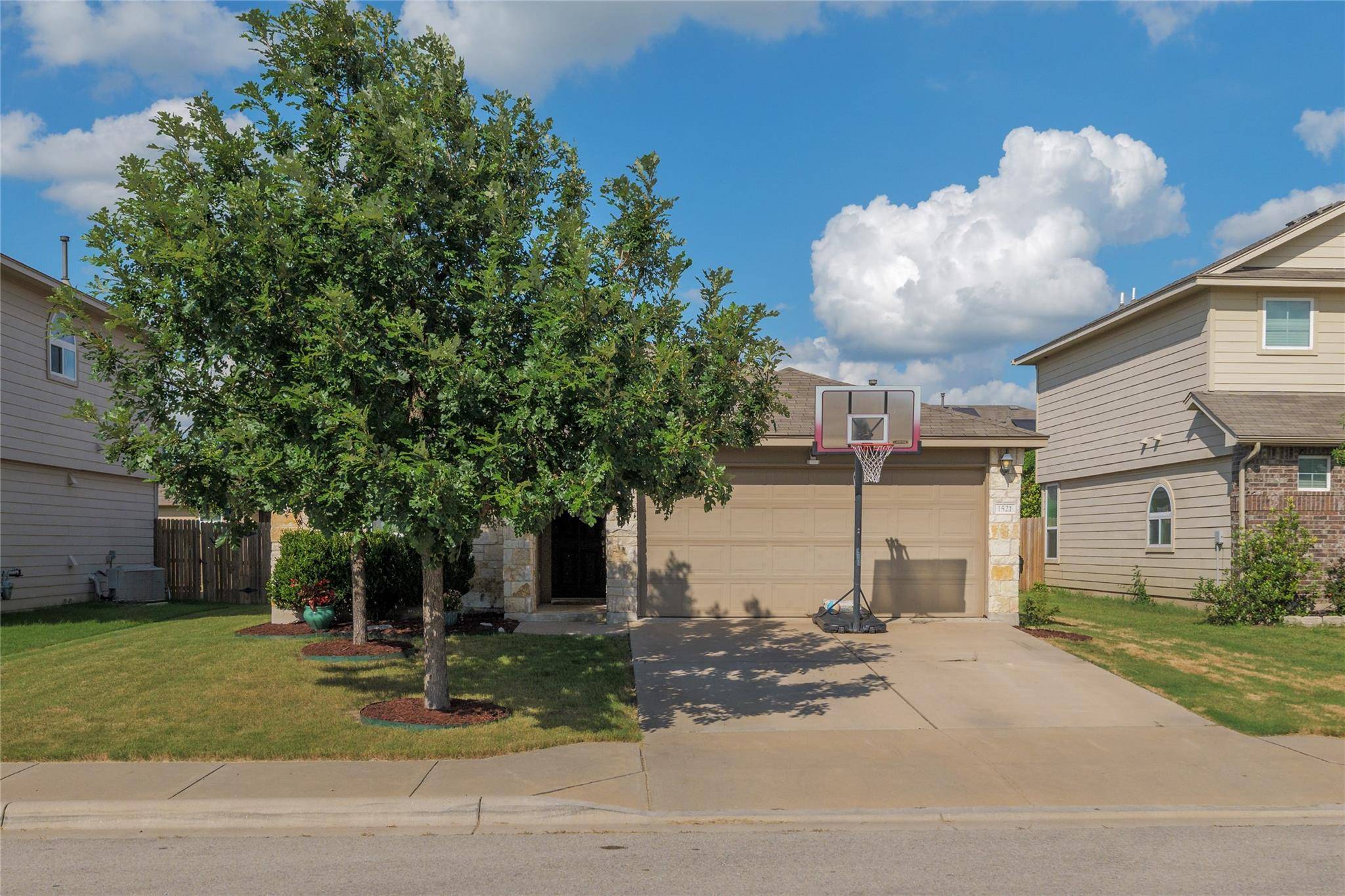 1521 Ascot ST, Georgetown, TX 78626