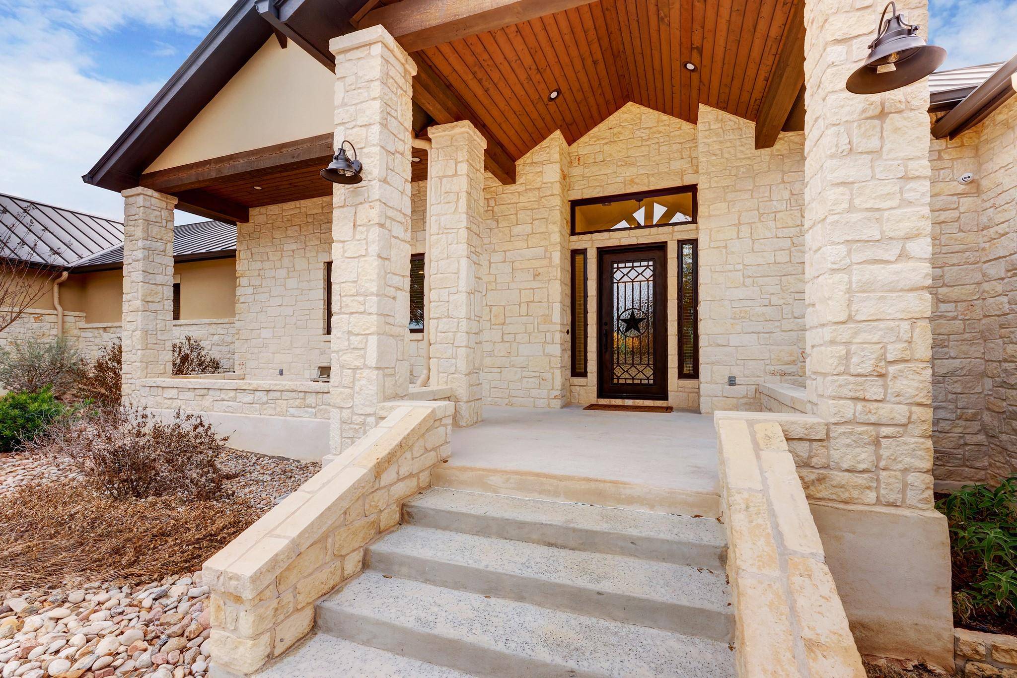 25809 Cliff CV, Spicewood, TX 78669
