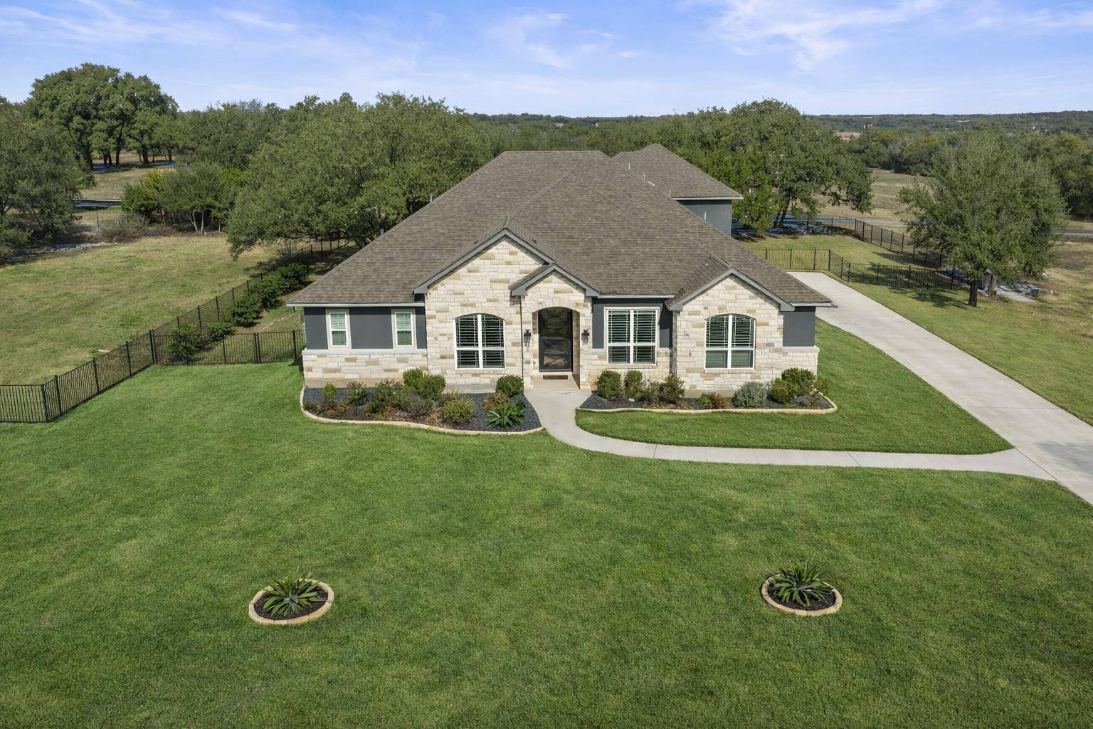 1006 Woodpark LN, Georgetown, TX 78633