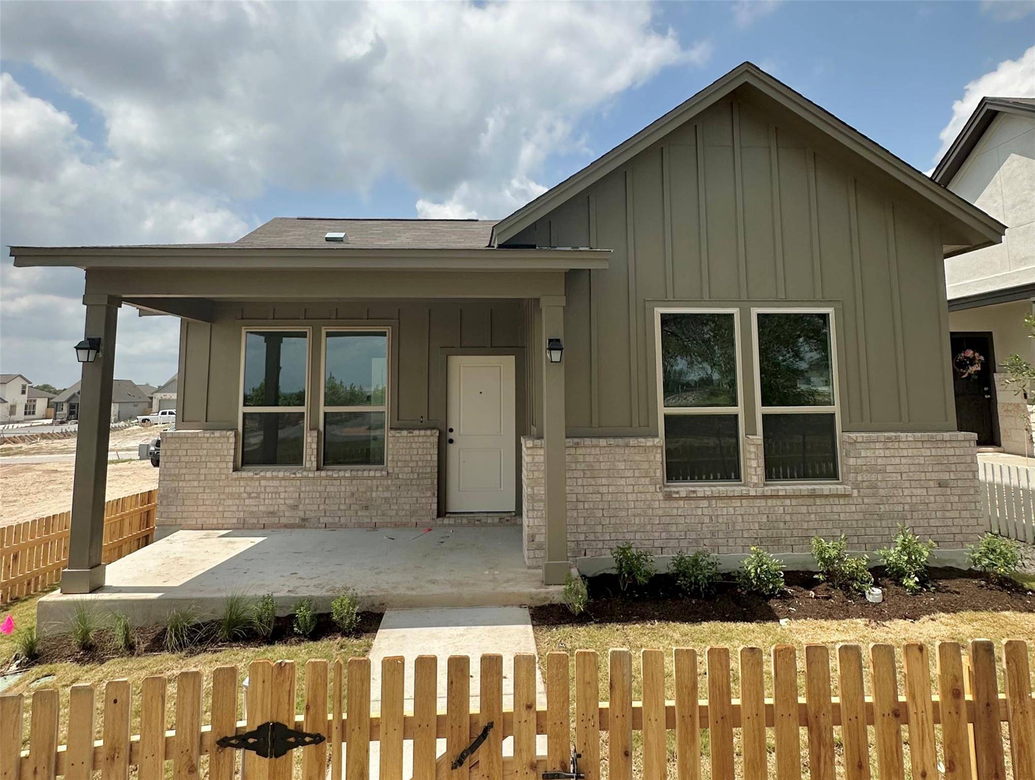 255 Glocken LN, Kyle, TX 78640