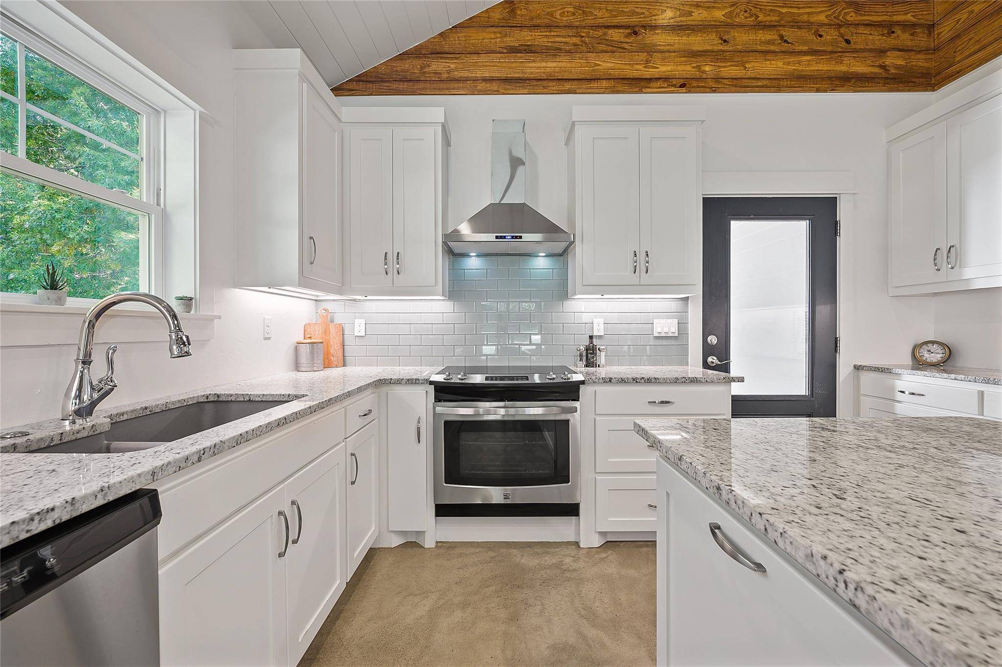 1101 Louise ST, Marble Falls, TX 78654