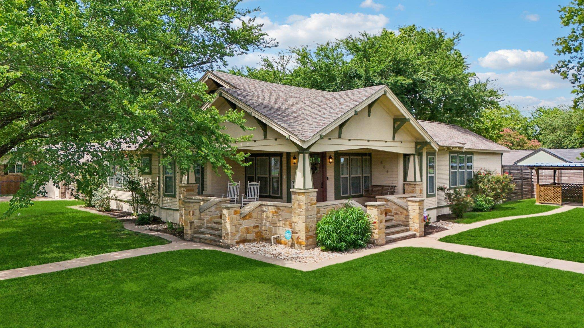 804 Howard ST, Taylor, TX 76574