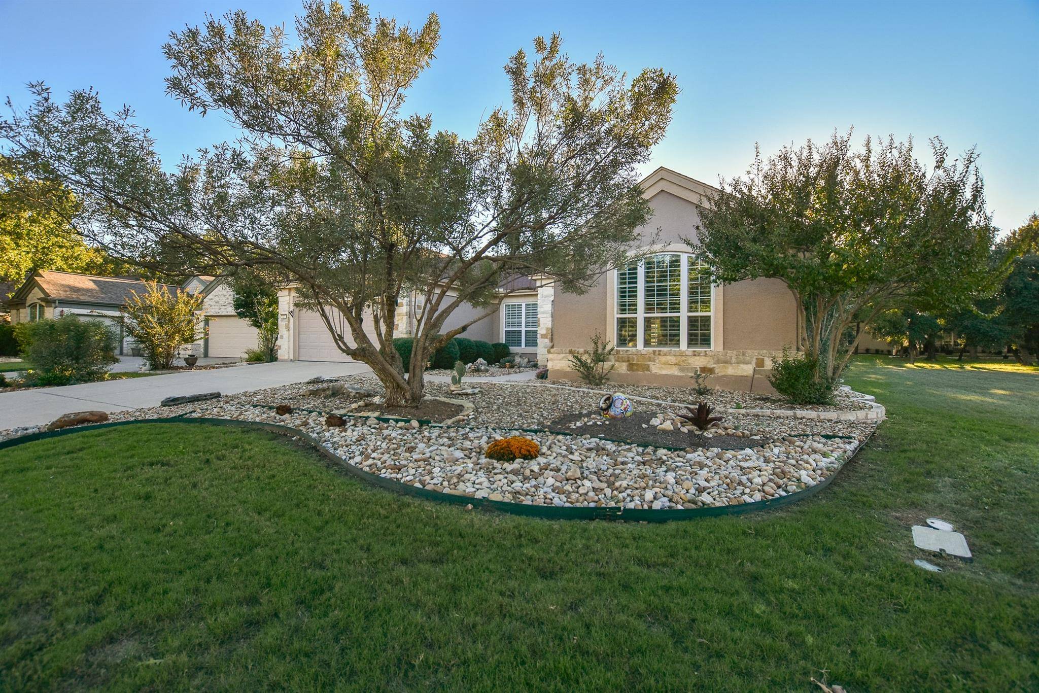 727 Breezeway LN, Georgetown, TX 78633