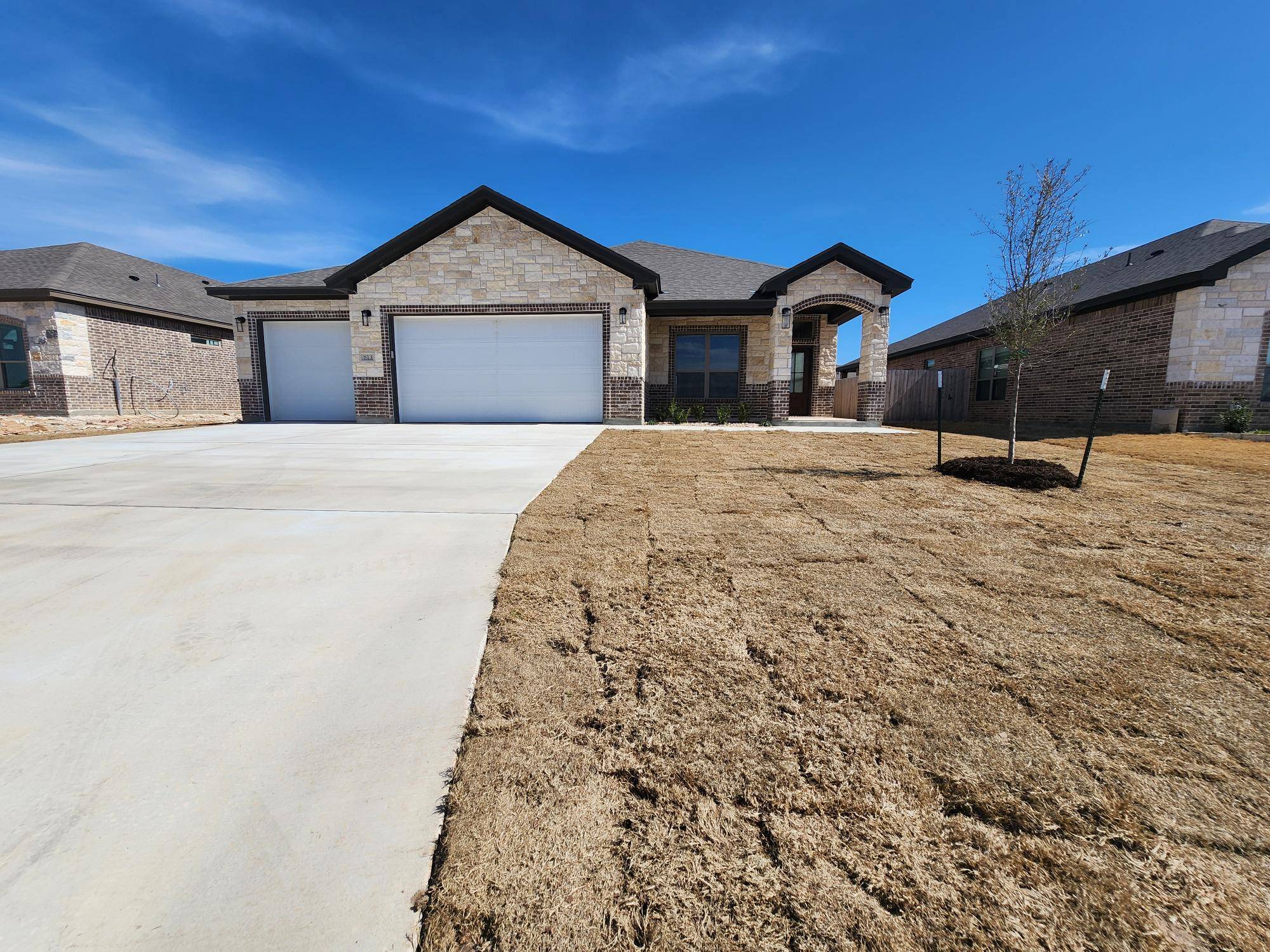 813 Eagle View DR, Salado, TX 76571