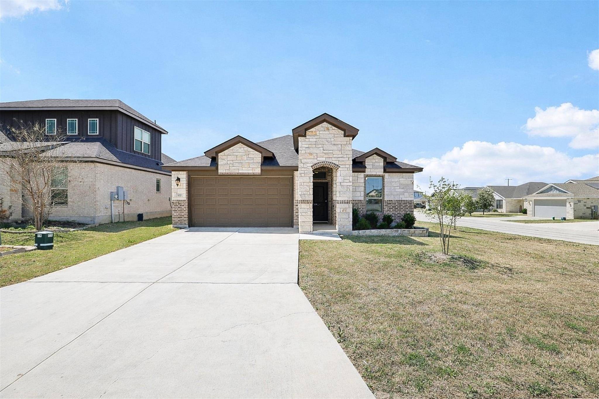 500 Seabiscuit DR, Jarrell, TX 76537