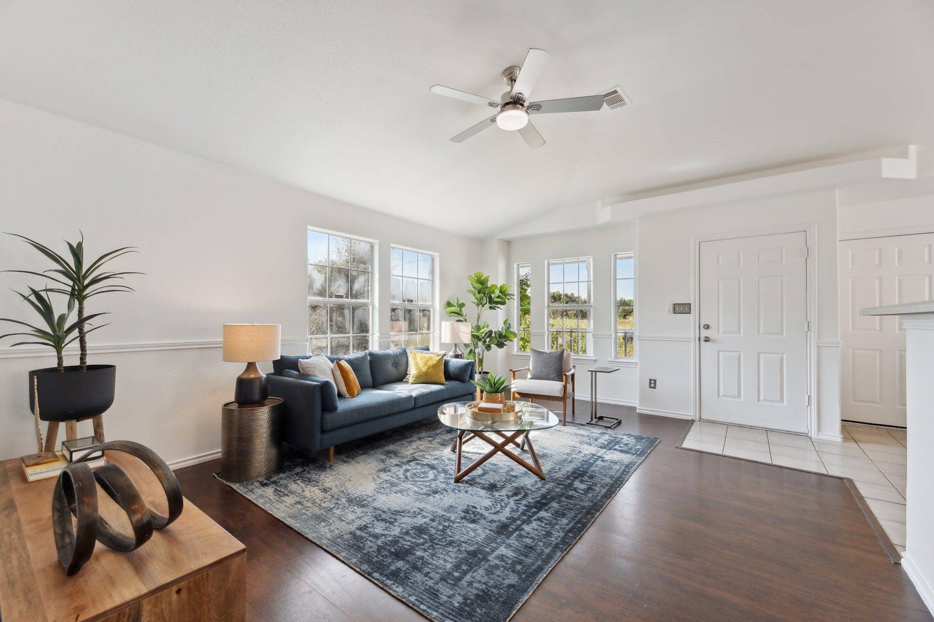 110 Paia LN, Bastrop, TX 78602
