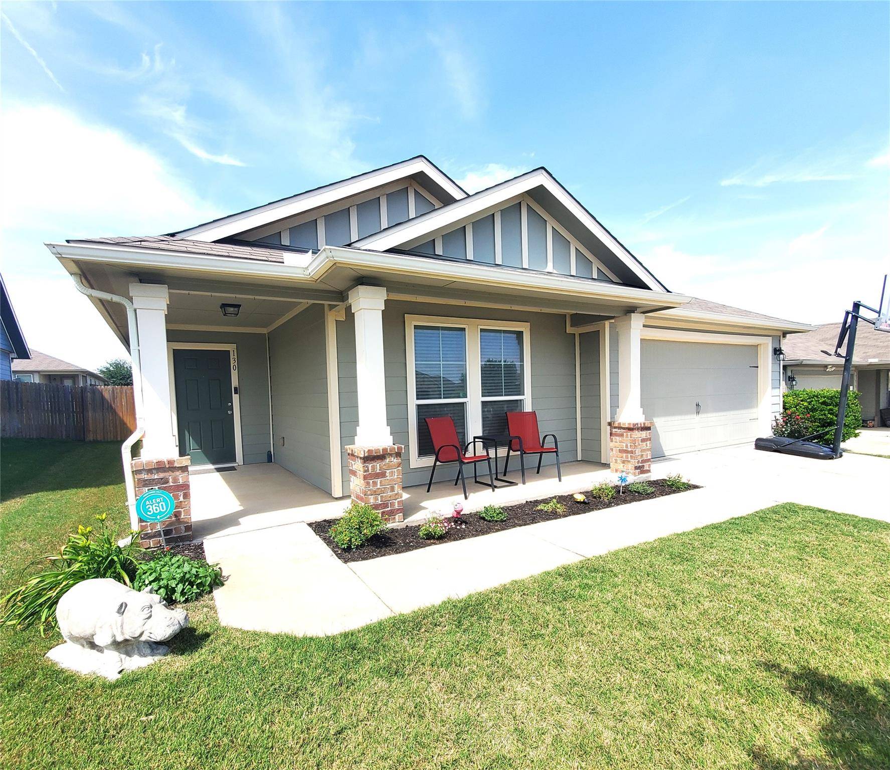 130 Navidad River DR, Hutto, TX 78634