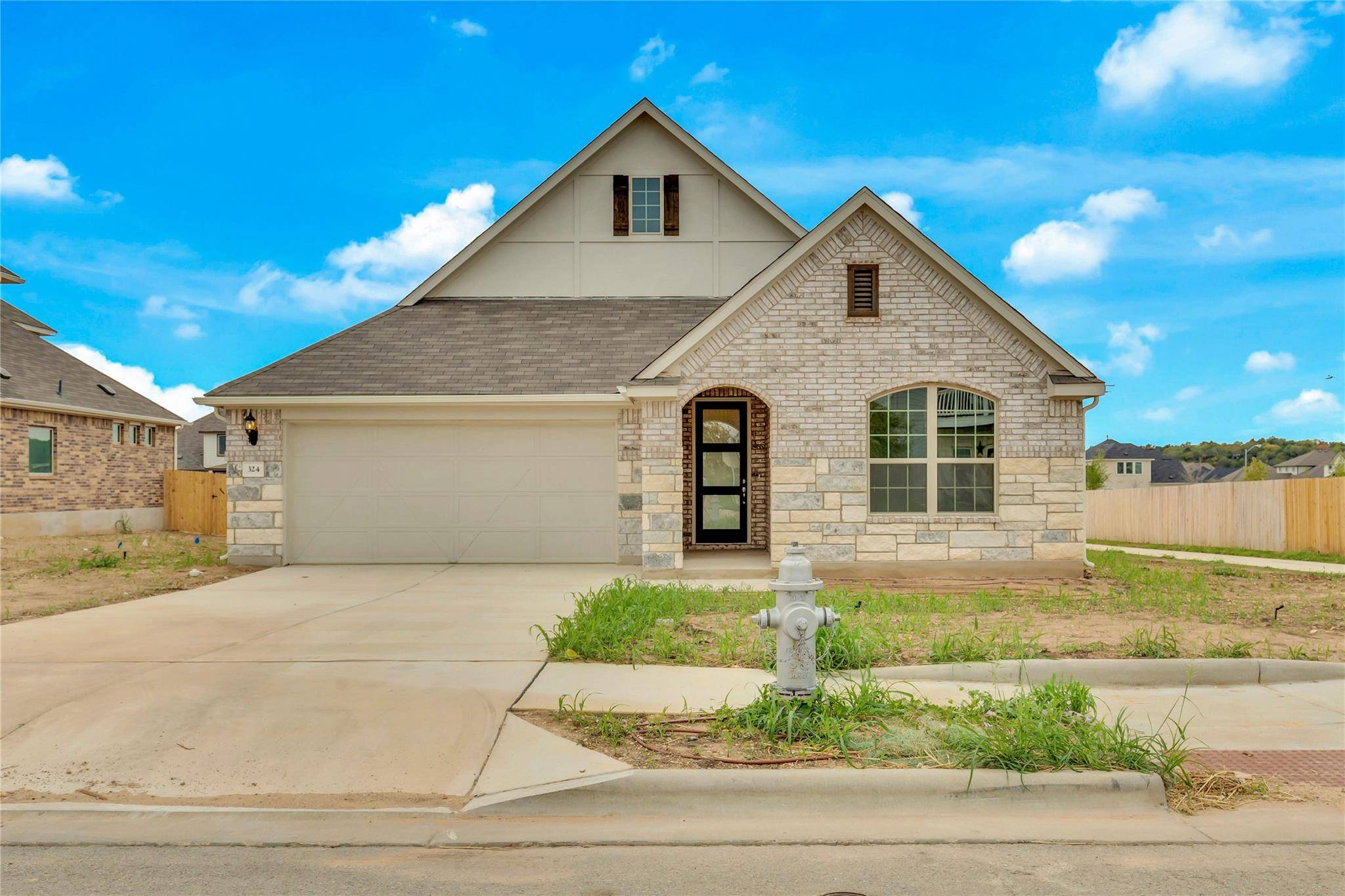 324 Clearlake DR, Hutto, TX 78634