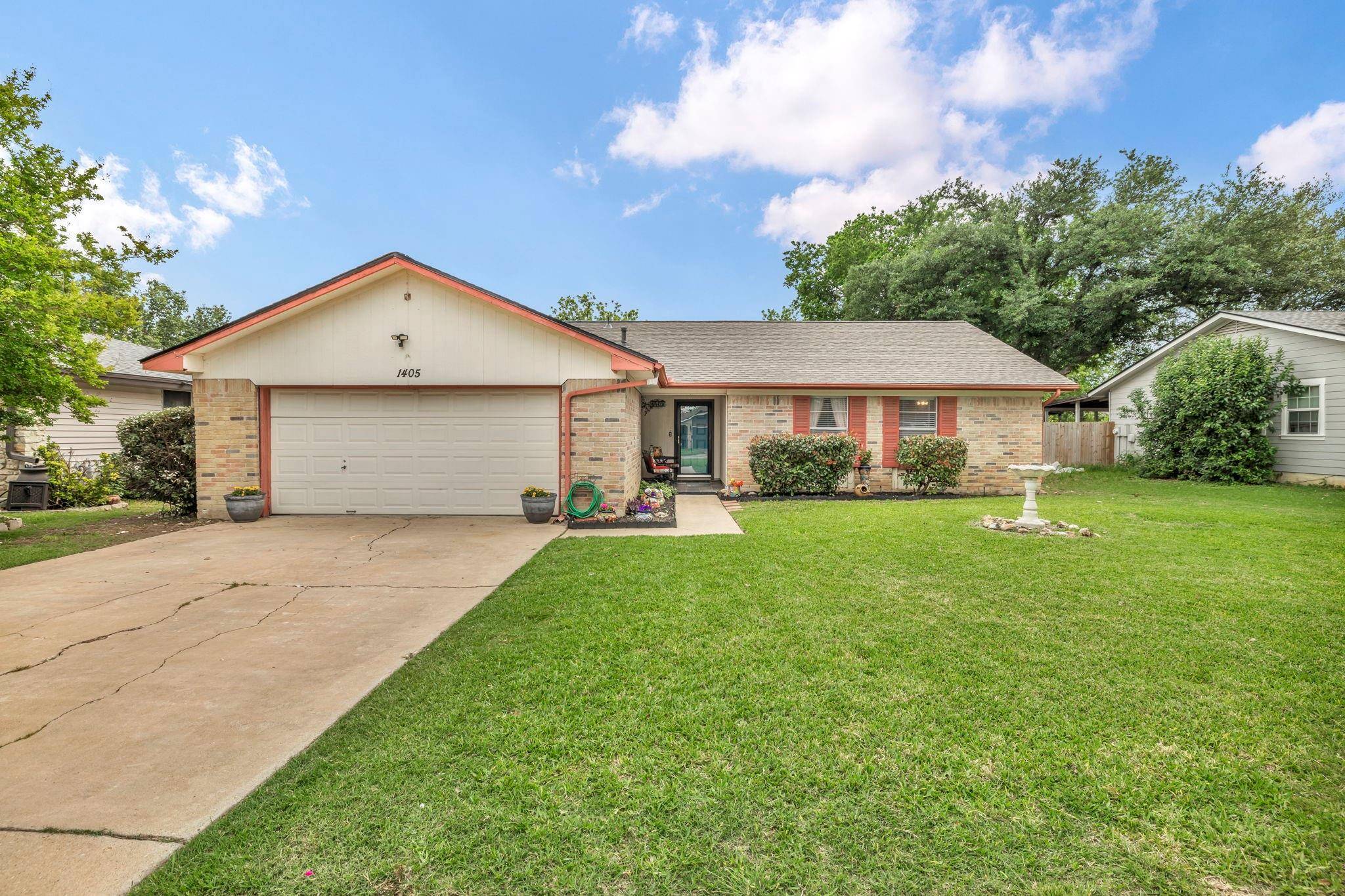 1405 London RD, Round Rock, TX 78664