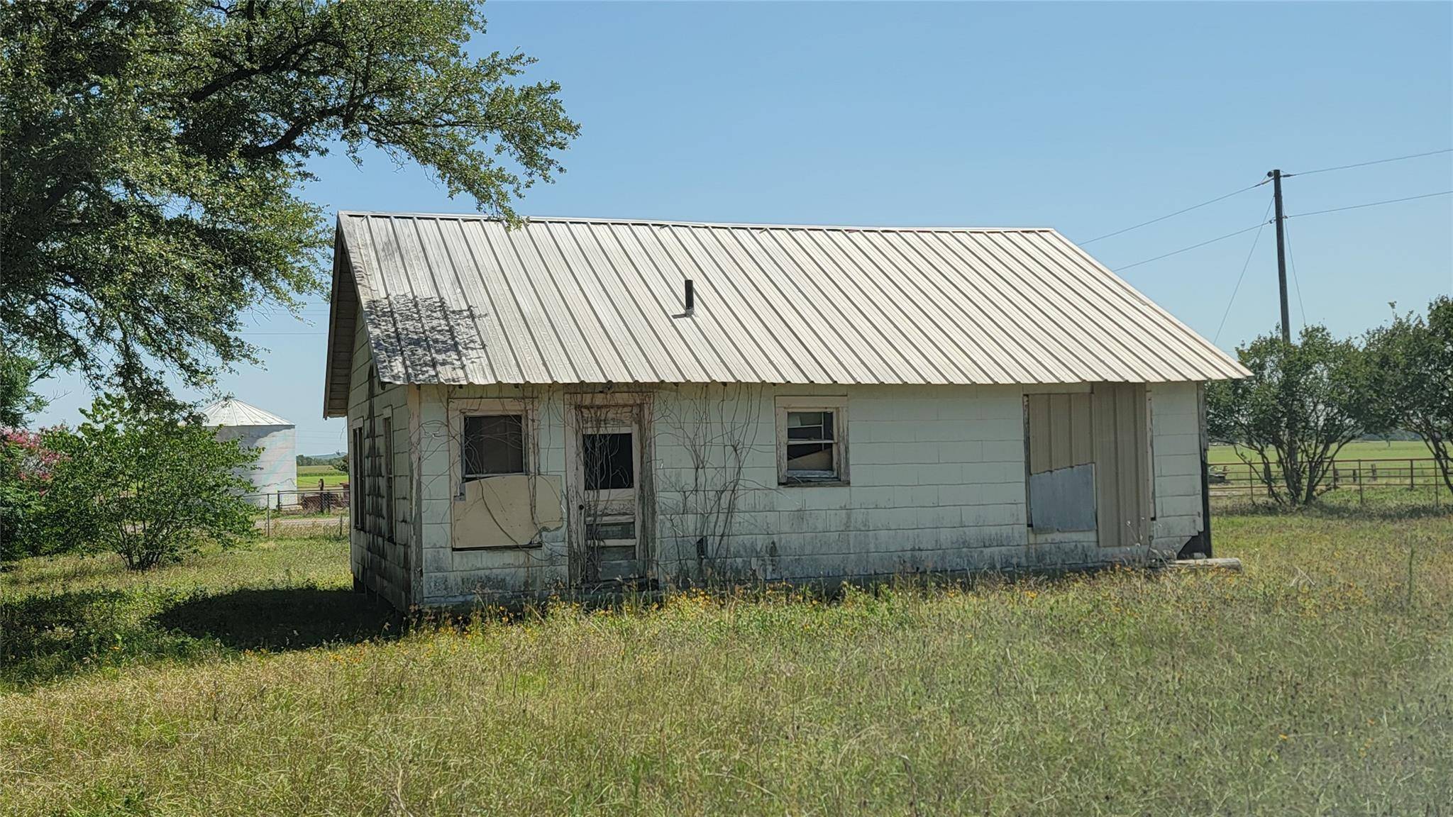 5053 E FM 485, Cameron, TX 76520