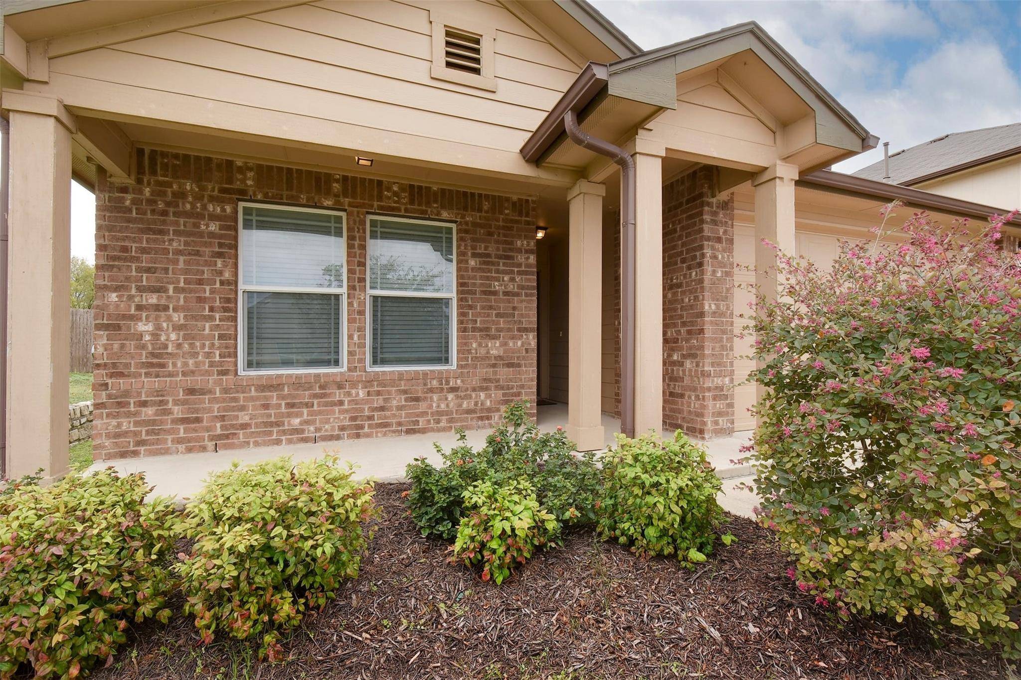 220 Kingfisher LN, Kyle, TX 78640