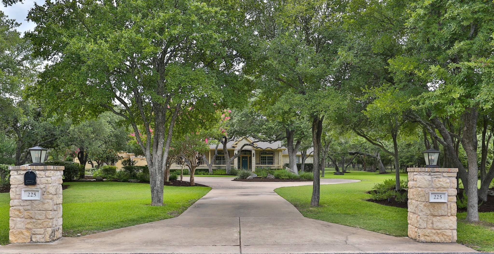225 Logan Ranch RD, Georgetown, TX 78628