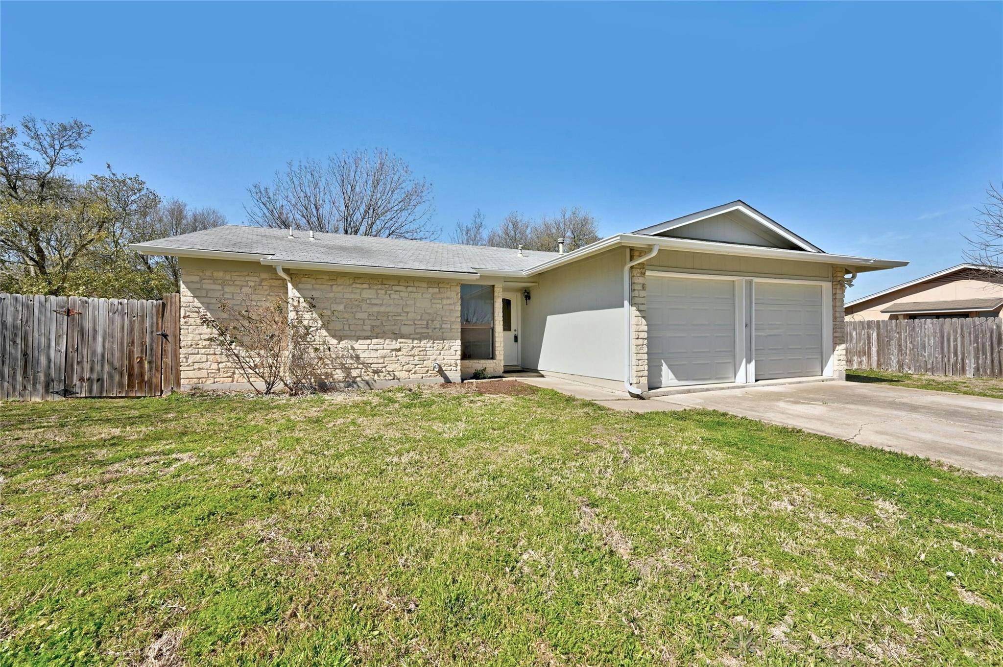 404 La Jolla ST, Buda, TX 78610