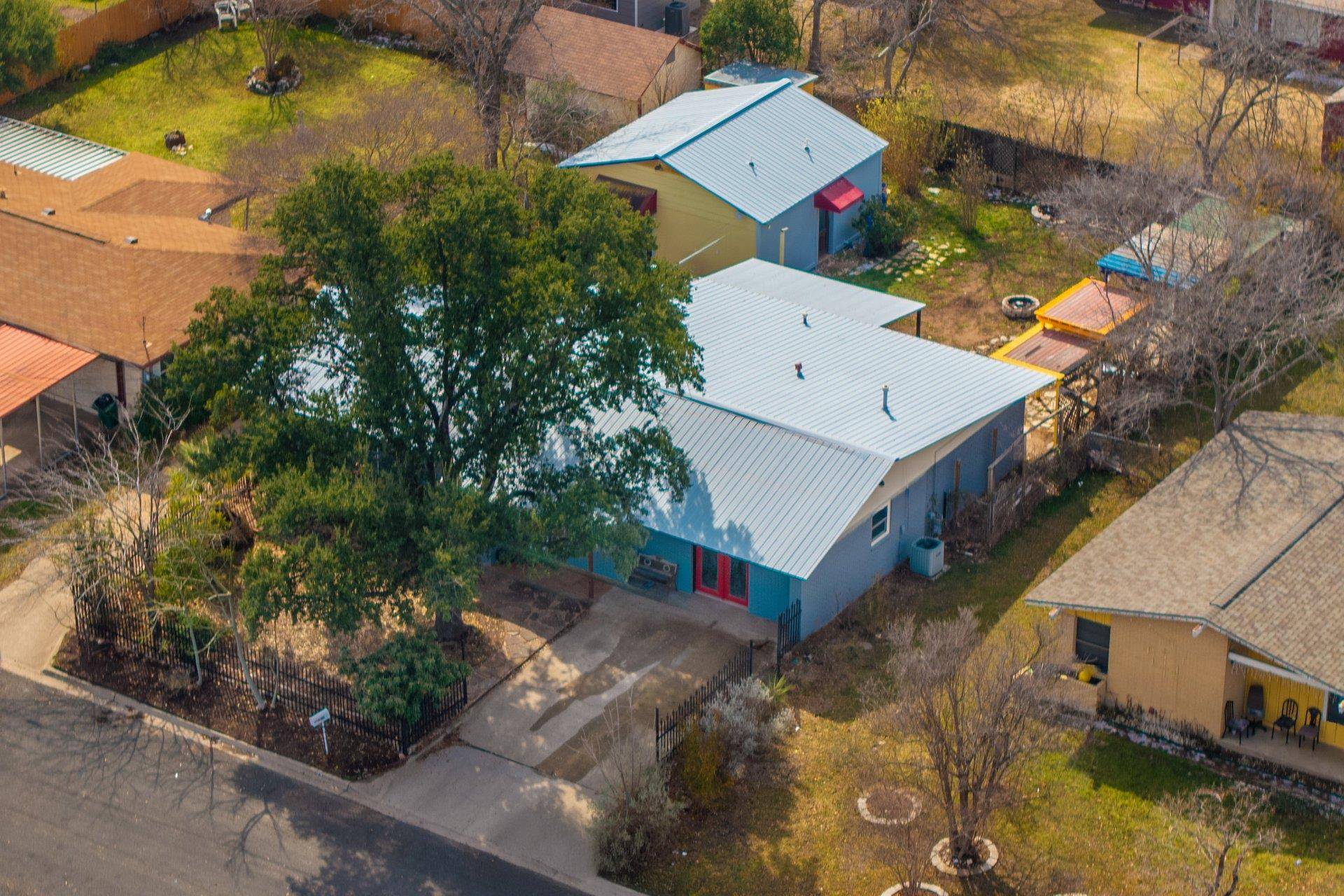 205 E Lola DR, Austin, TX 78753