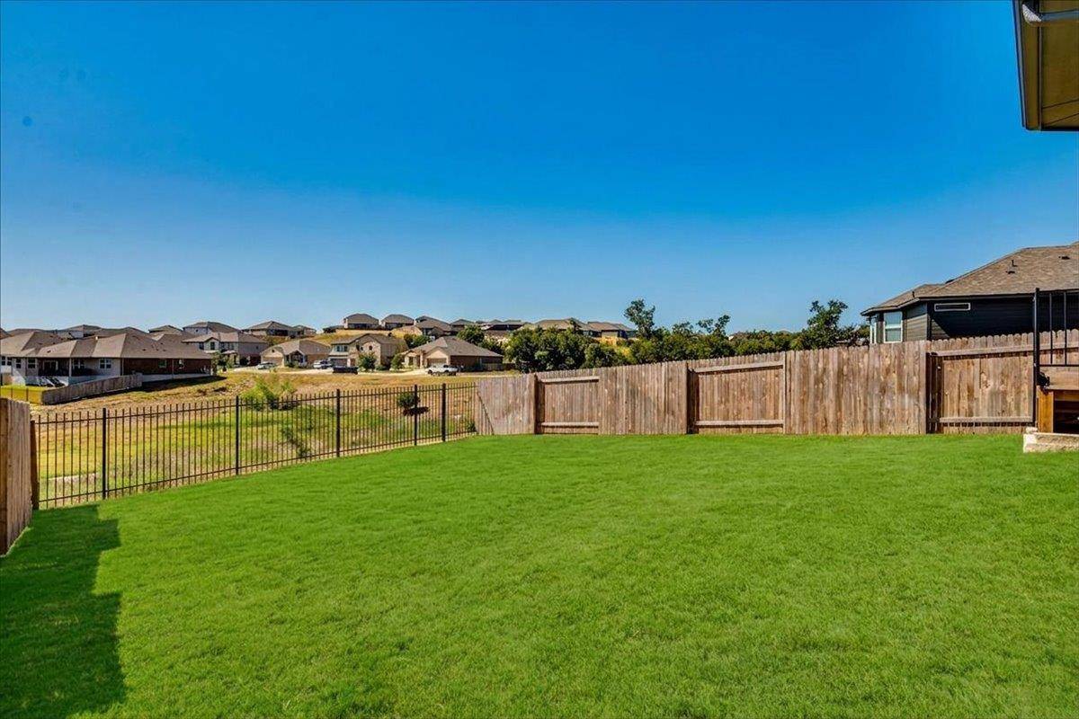 457 El Capitan LOOP, Dripping Springs, TX 78620