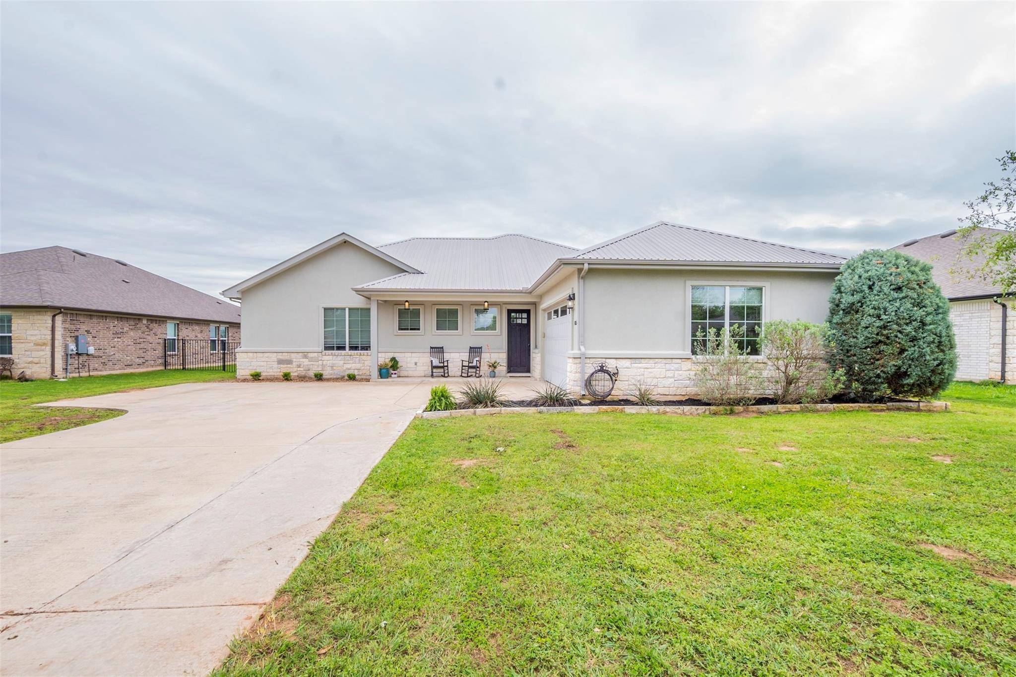 105 Loon DR, Bastrop, TX 78602