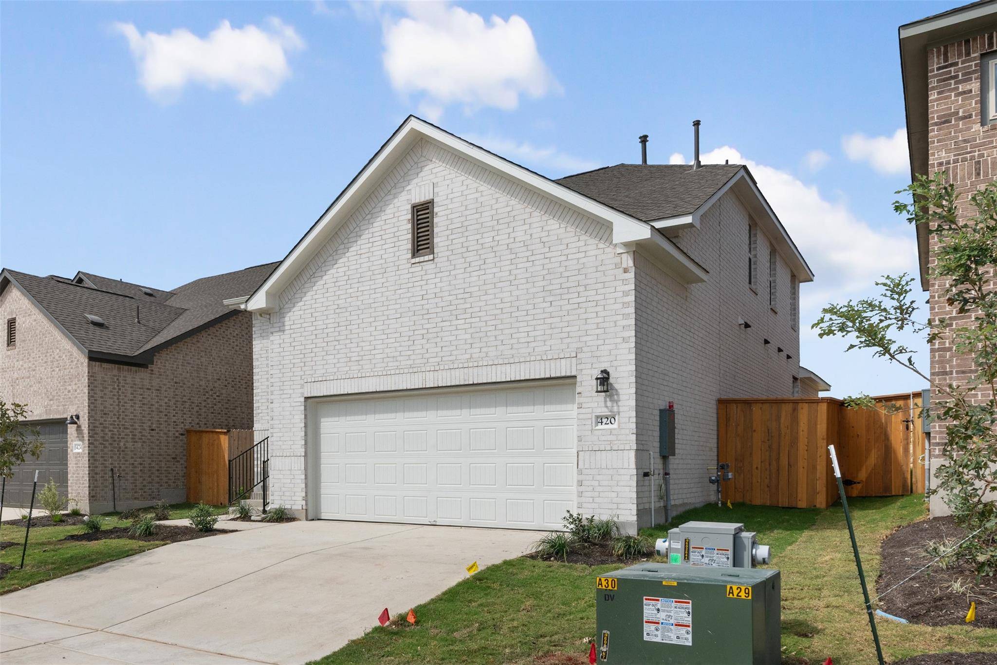 420 Possumhaw LN, San Marcos, TX 78666