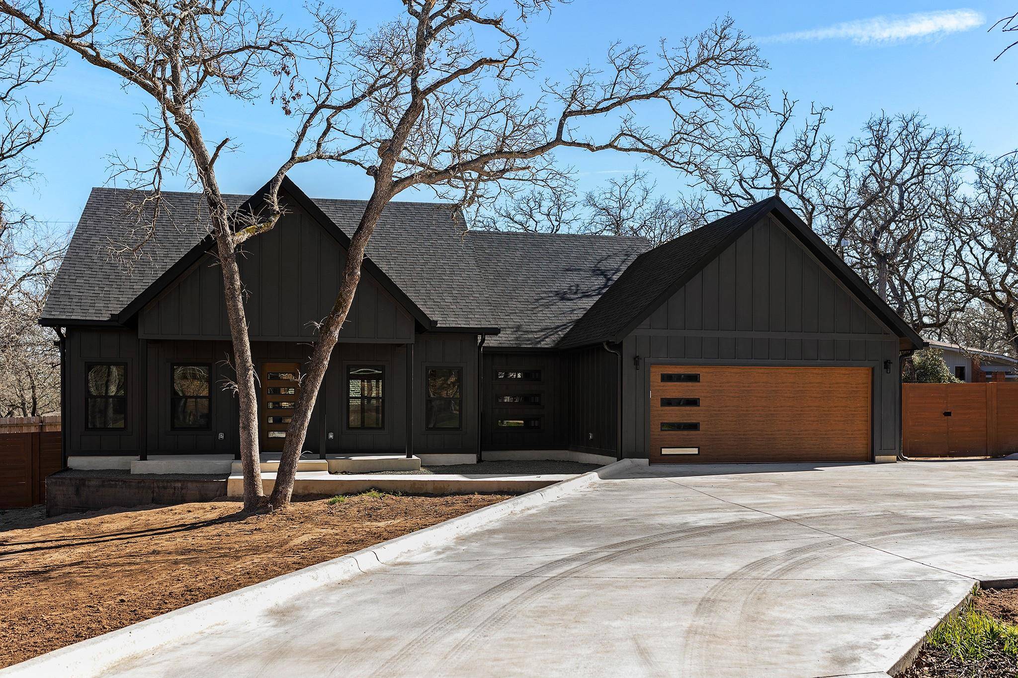 1905 Skyles, Rockdale, TX 76567
