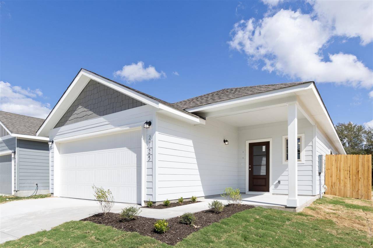 2725 Brand Iron DR, San Marcos, TX 78666