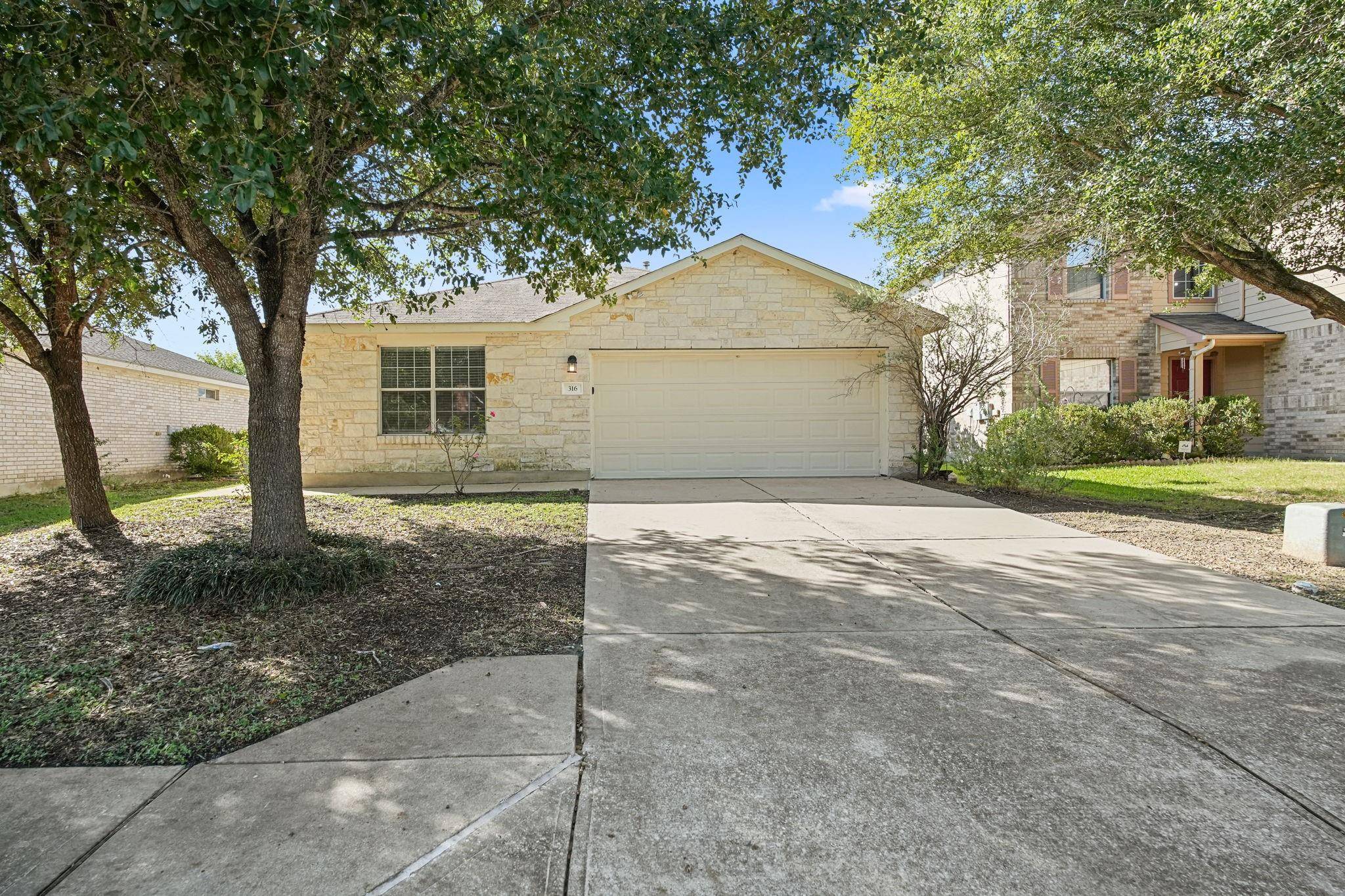 316 Bird Dog BND, Bastrop, TX 78602
