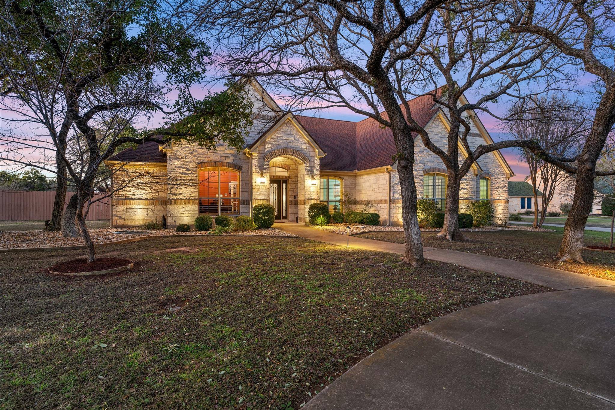 208 Ten Oaks DR, Georgetown, TX 78633