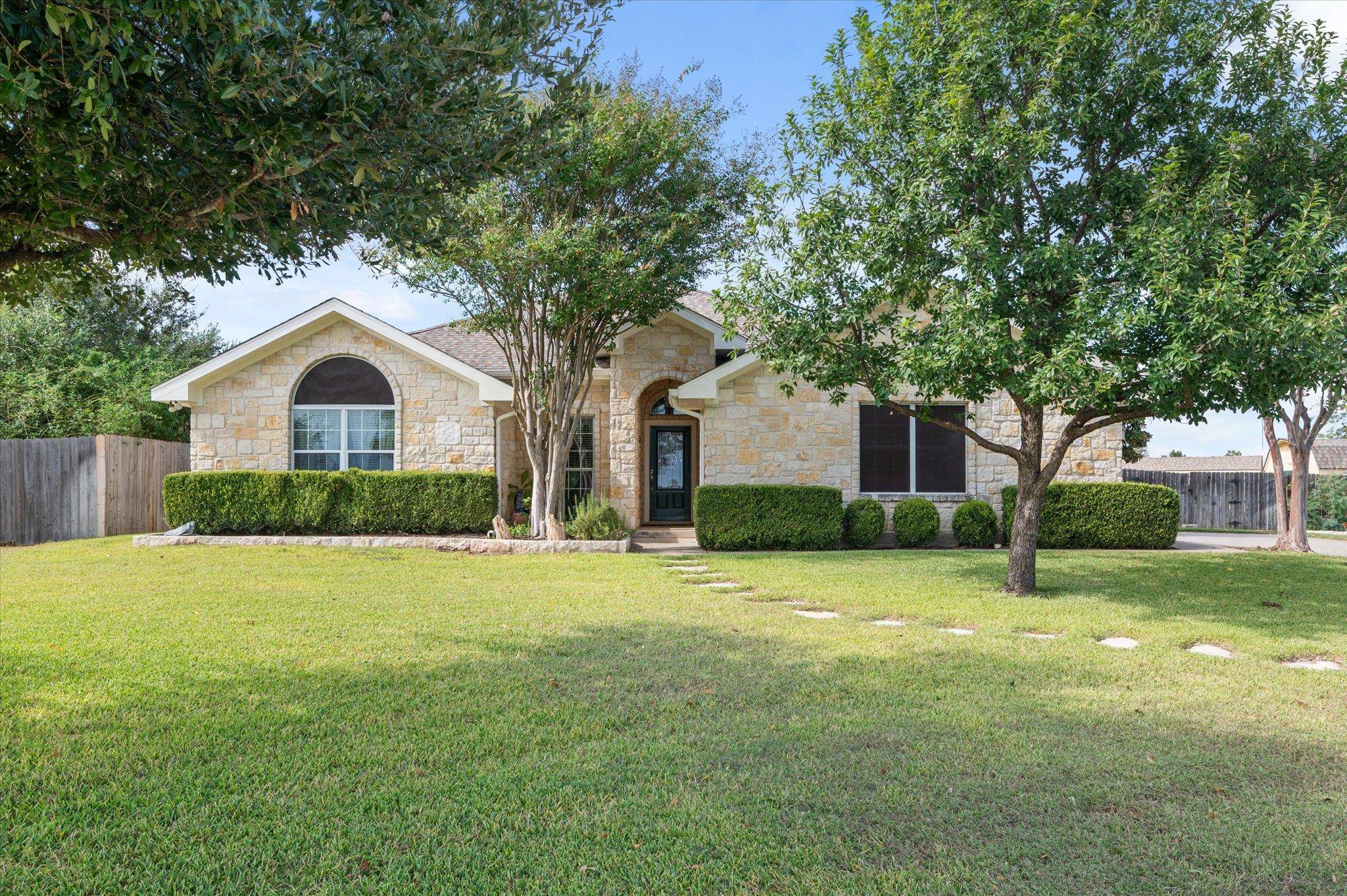 108 Chelsea CIR, Salado, TX 76571
