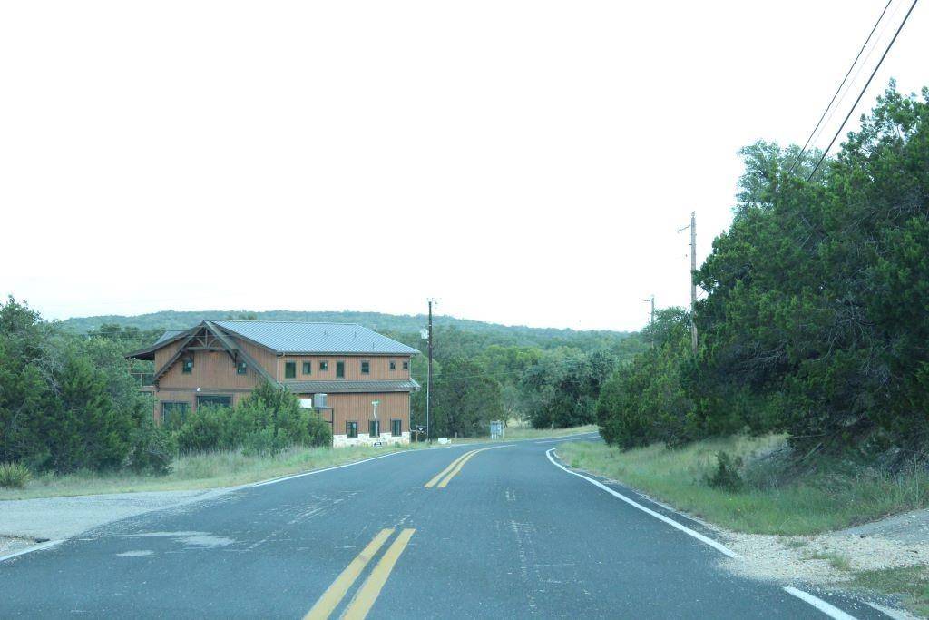 5224 Travis Oaks DR, Marble Falls, TX 78654