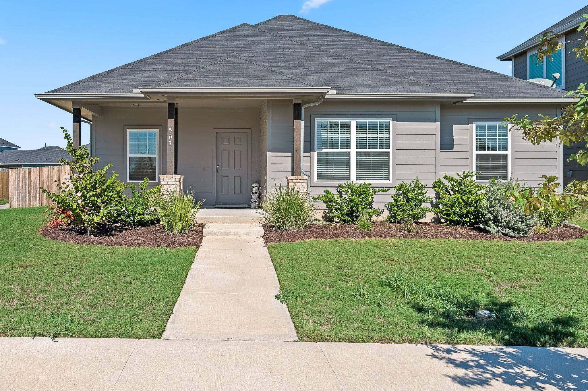 507 E Pulitzer DR, Hutto, TX 78634