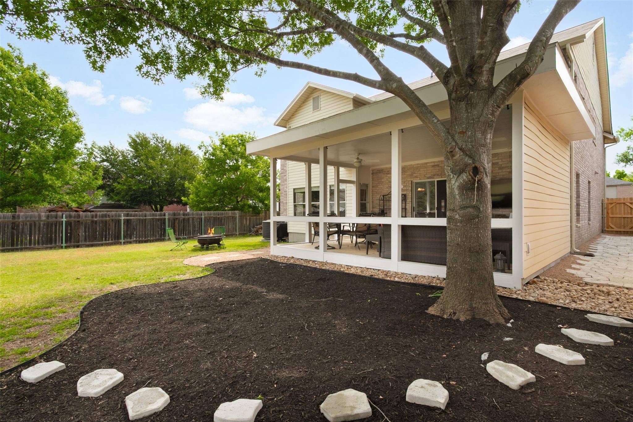 2105 Zeppelin DR, Cedar Park, TX 78613
