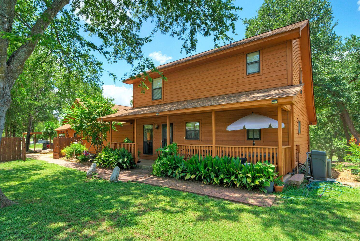 828 Water ST, Webberville, TX 78653