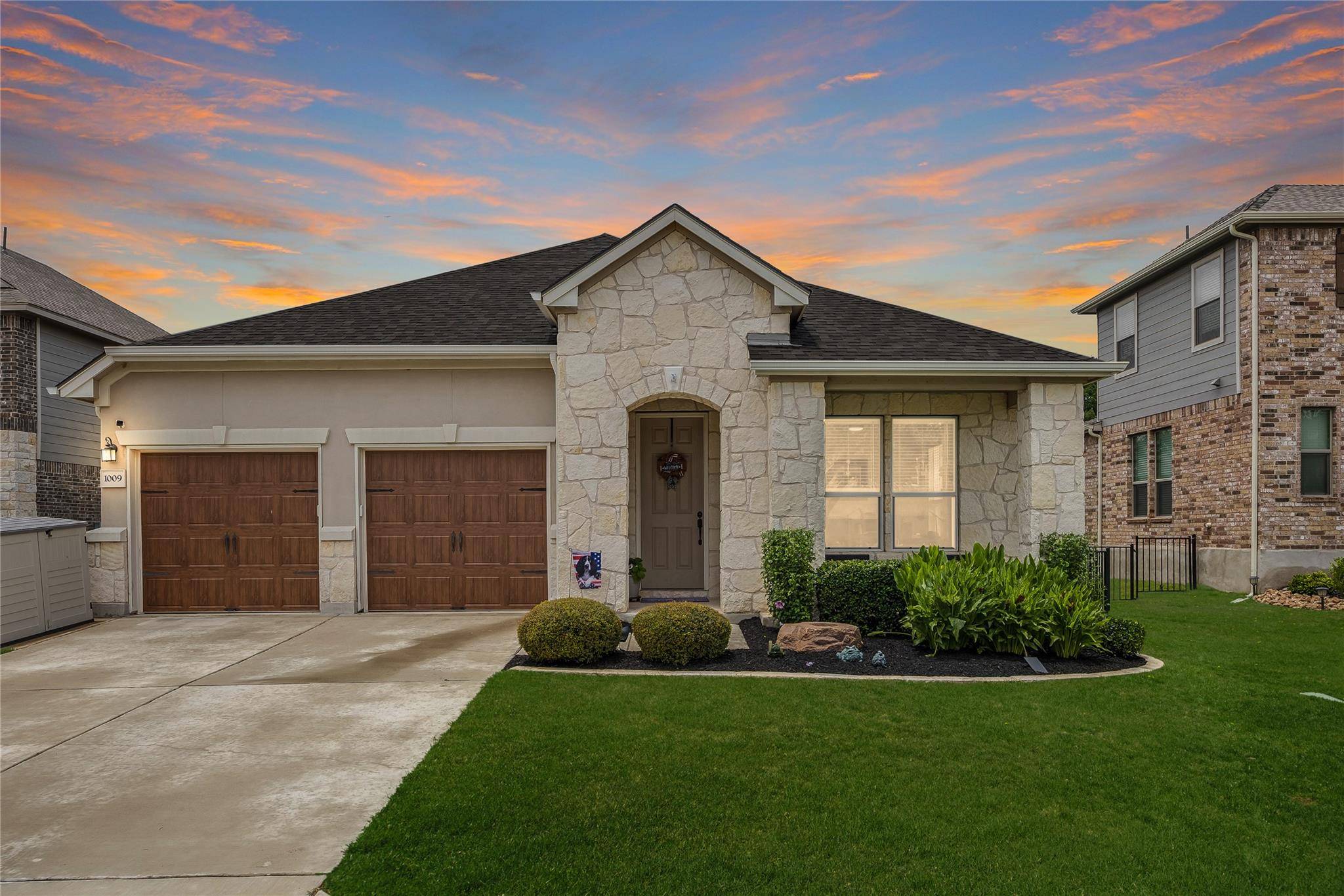 1009 Desaix DR, Georgetown, TX 78628