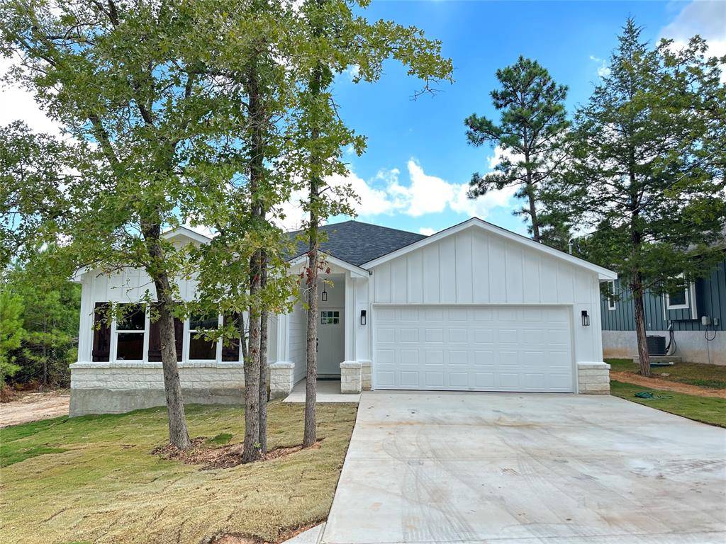 129 N Pahihi DR, Bastrop, TX 78602