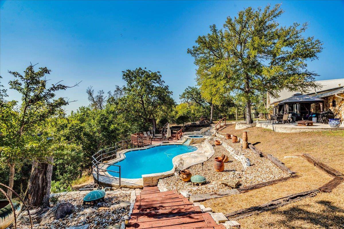 417 Akaloa DR, Bastrop, TX 78602