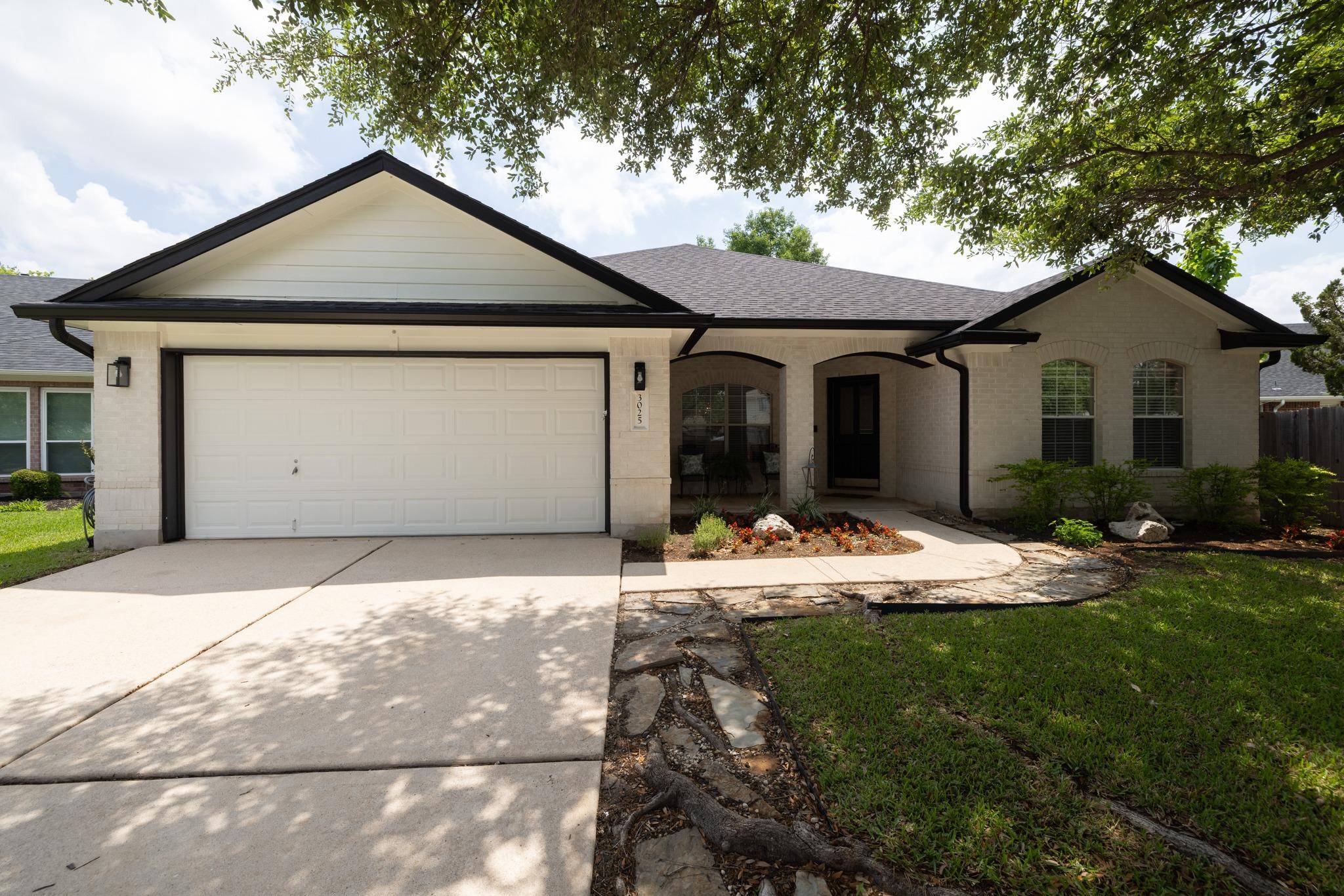 3025 Plantation DR, Round Rock, TX 78681