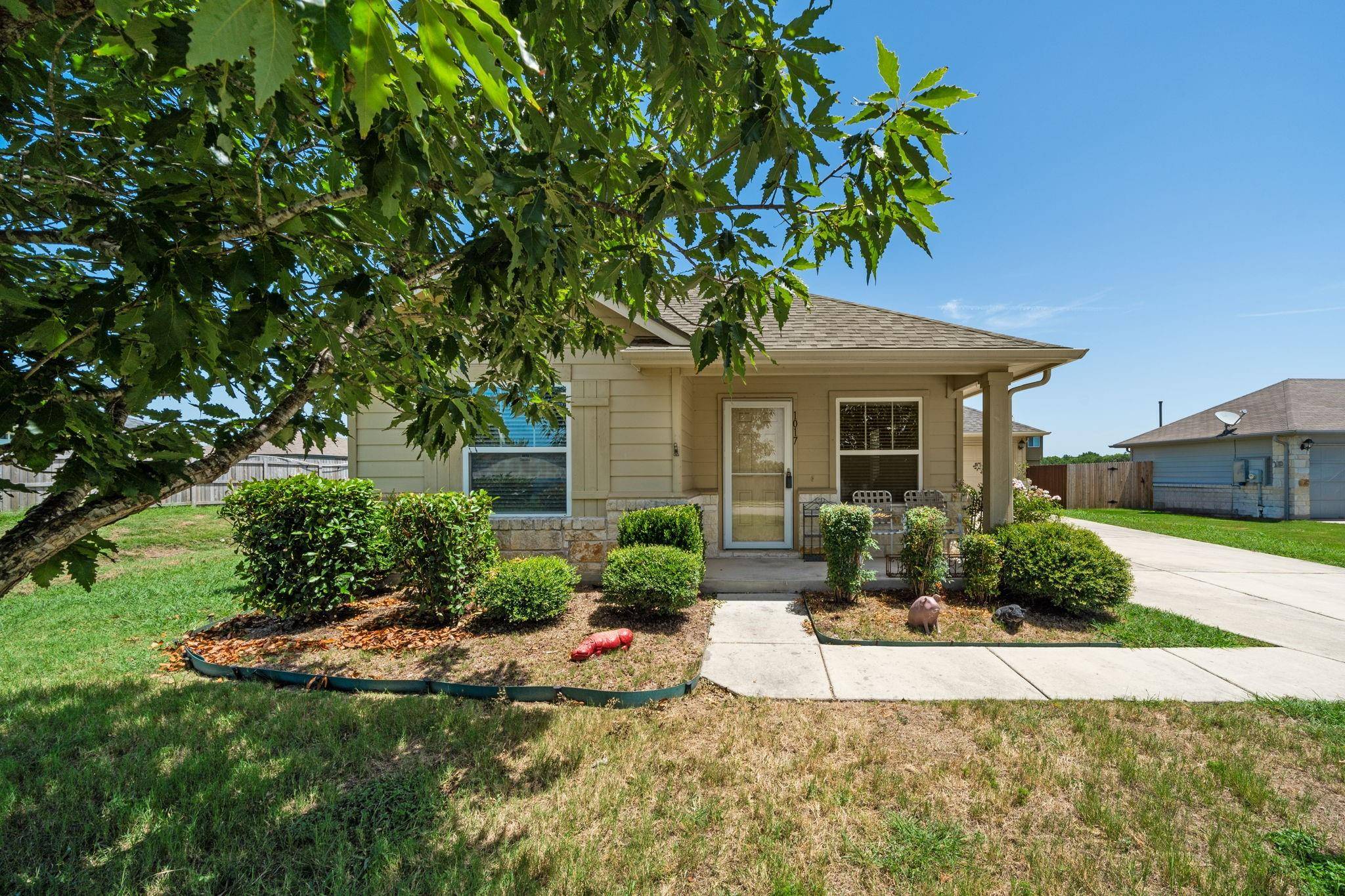 1017 Stewart DR, Hutto, TX 78634