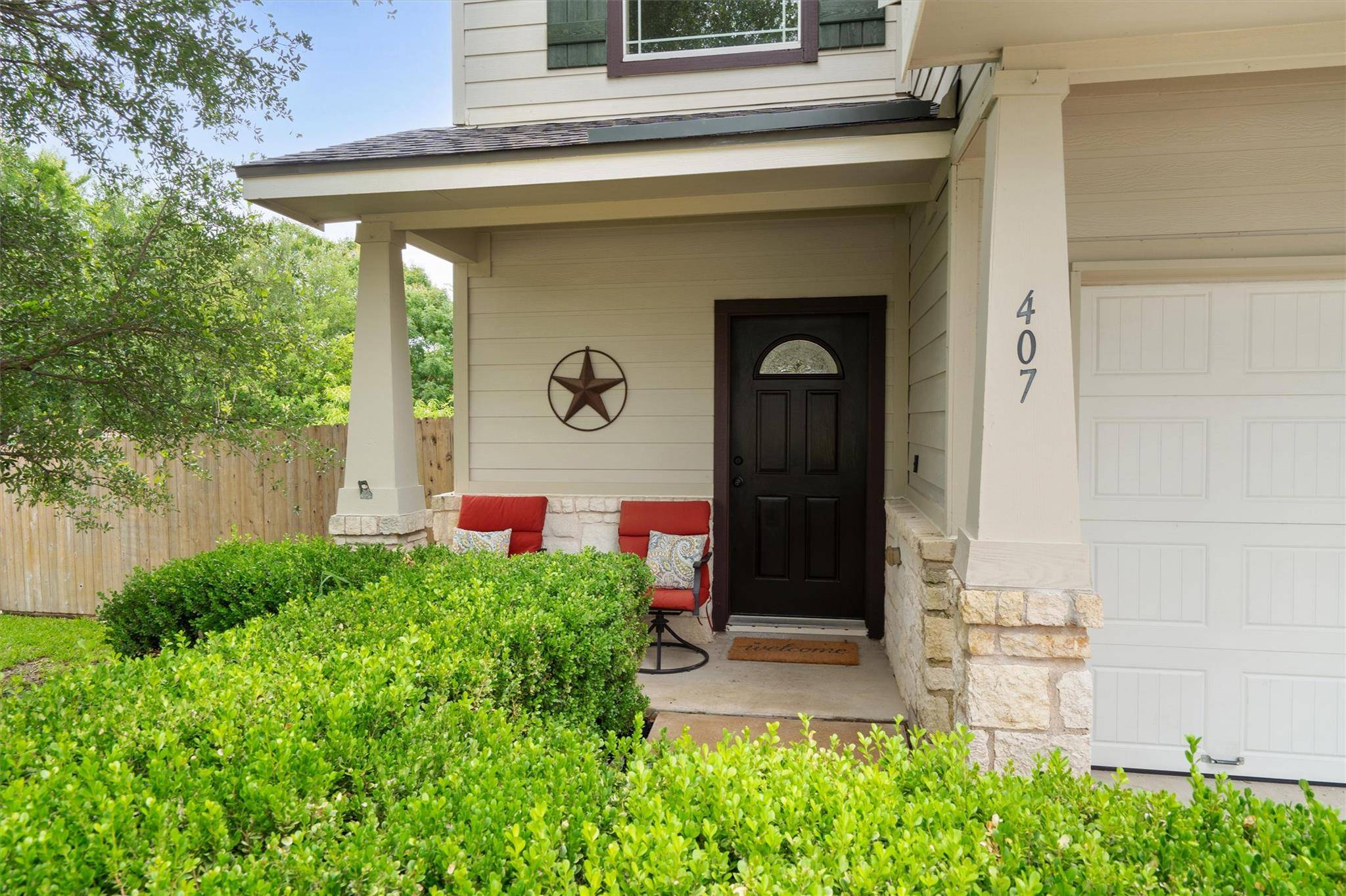 407 W Metcalfe ST, Hutto, TX 78634