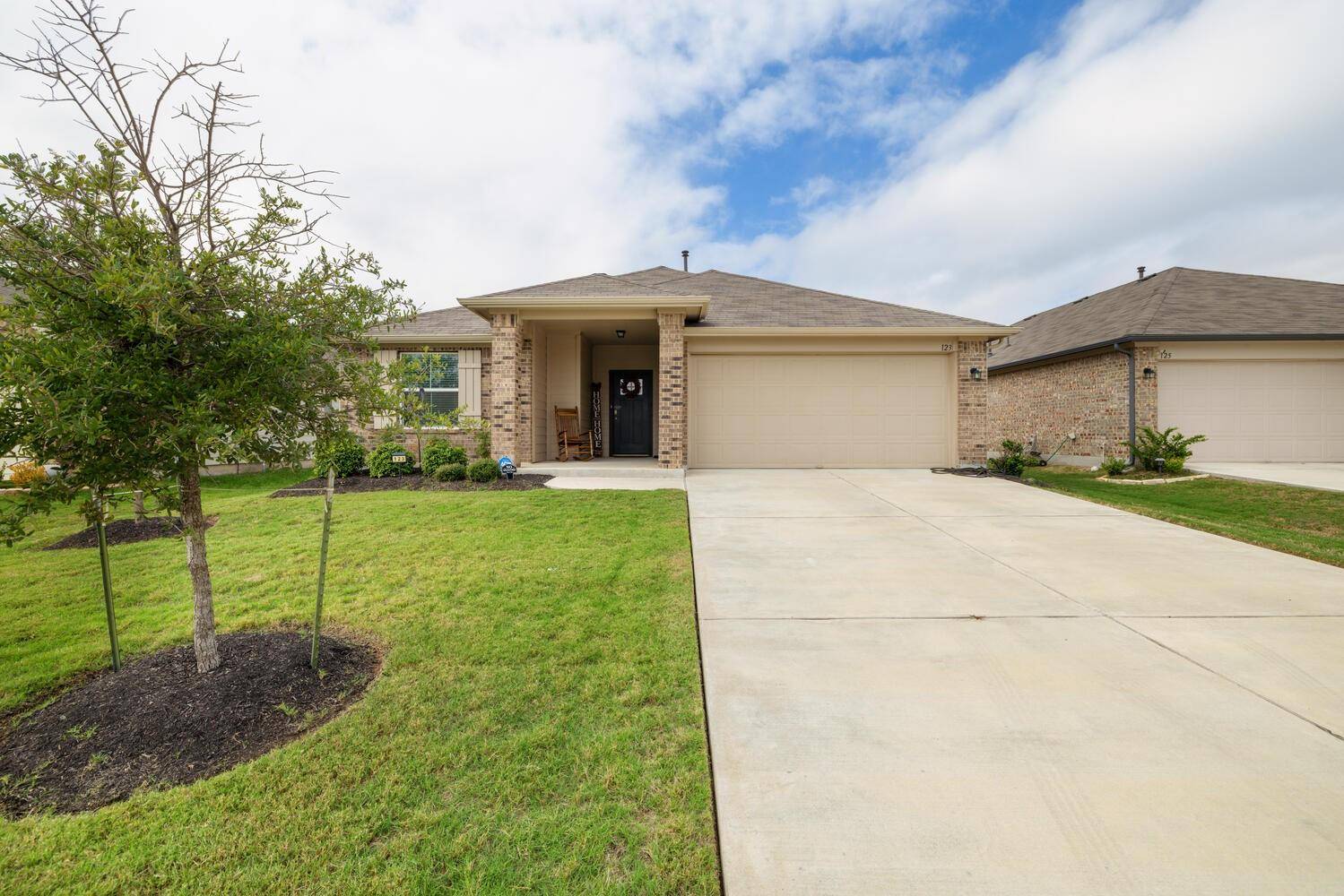 123 Stellamar DR, Hutto, TX 78634