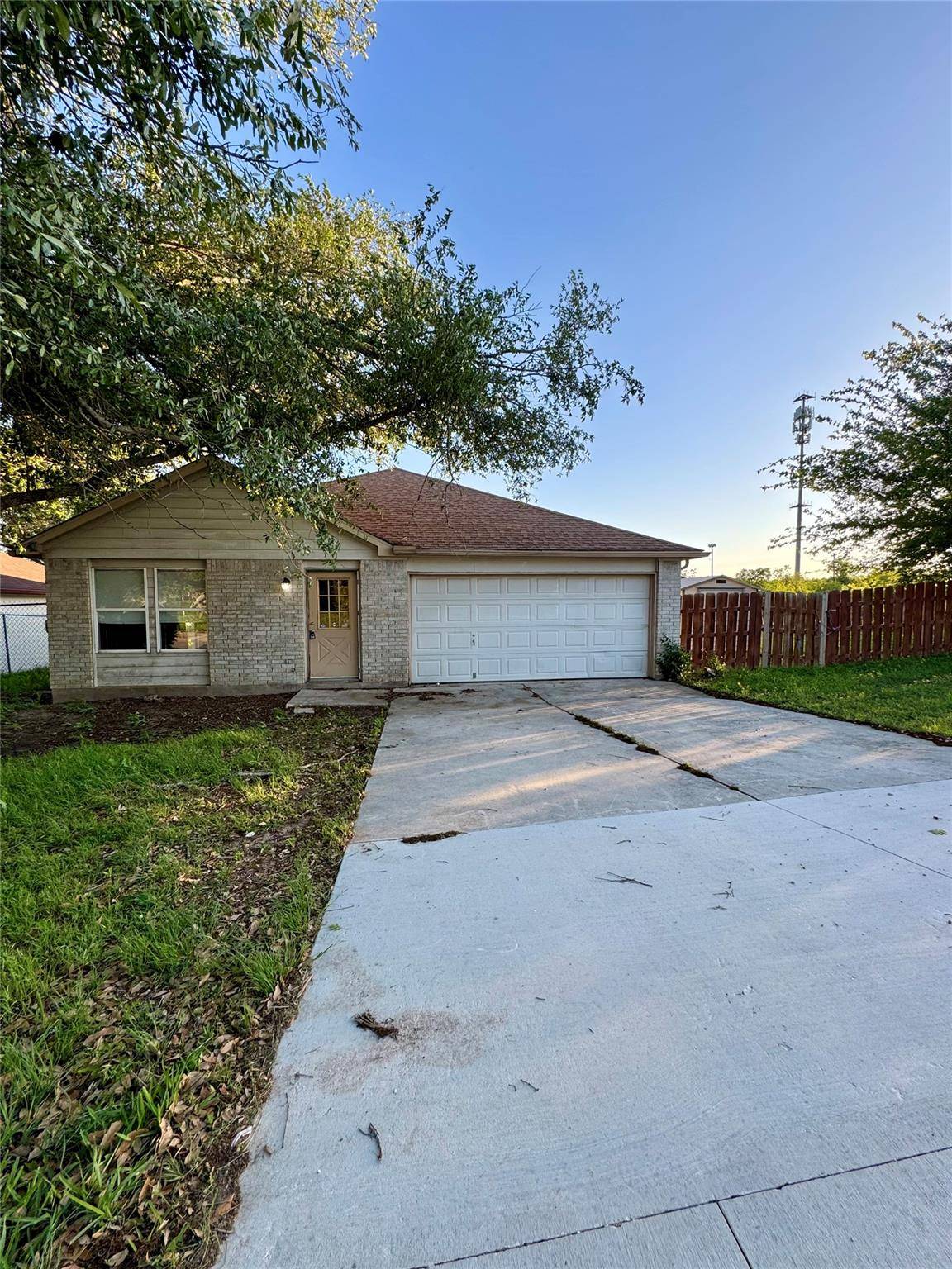 700 Lago Vista ST, San Marcos, TX 78666