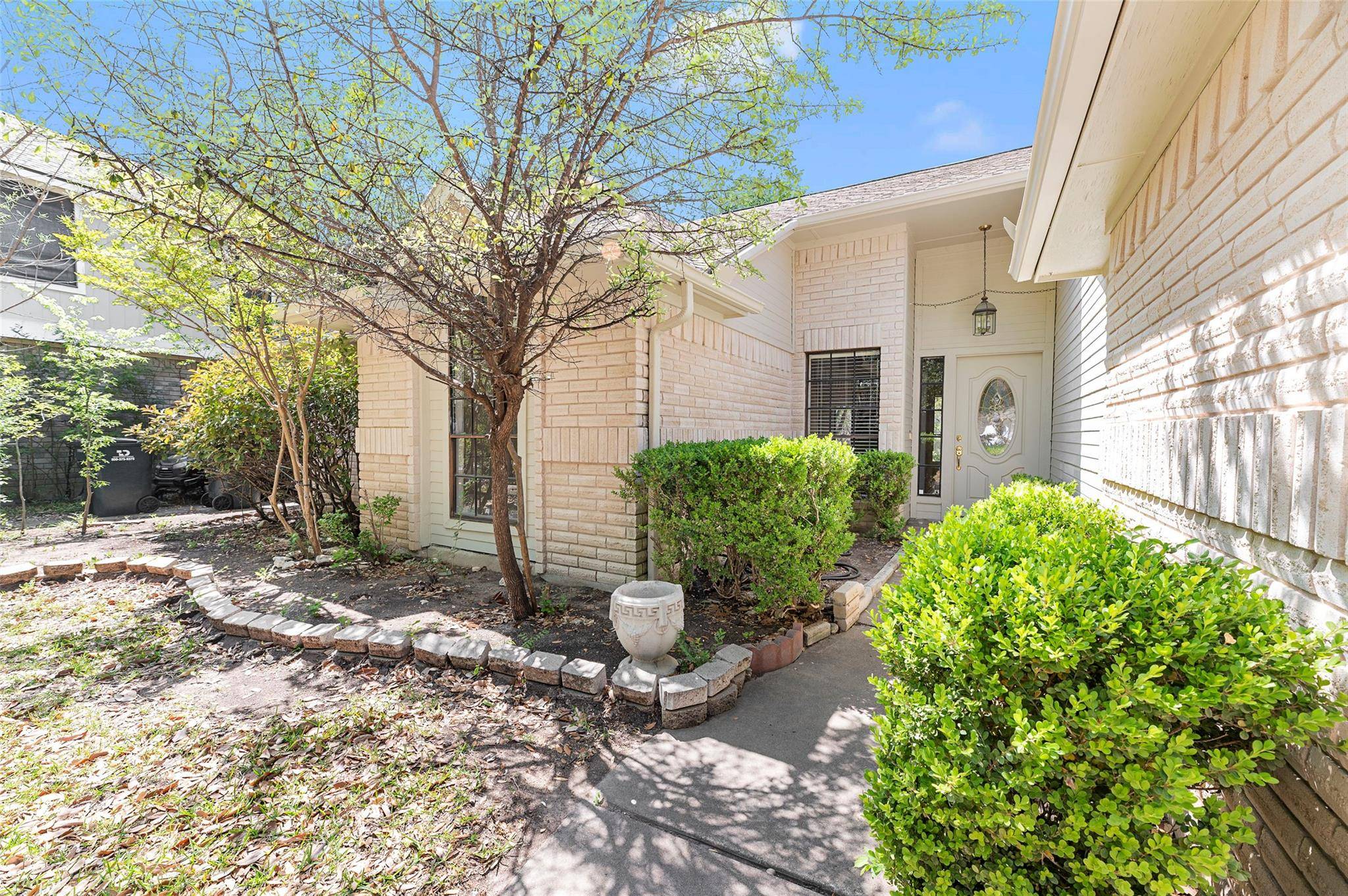 16318 Spotted Eagle DR, Leander, TX 78641