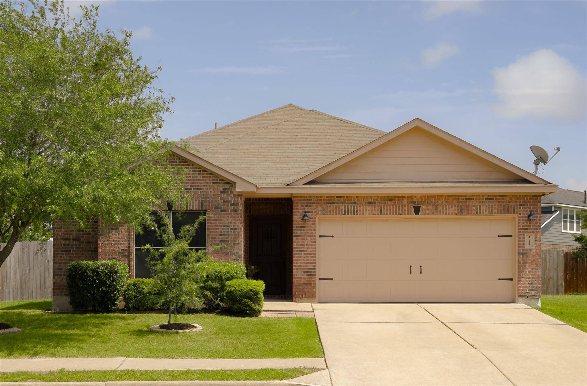 512 Carol DR, Hutto, TX 78634