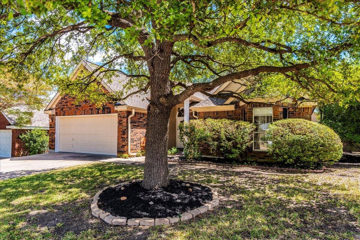 1812 Lion Heart DR, Cedar Park, TX 78613