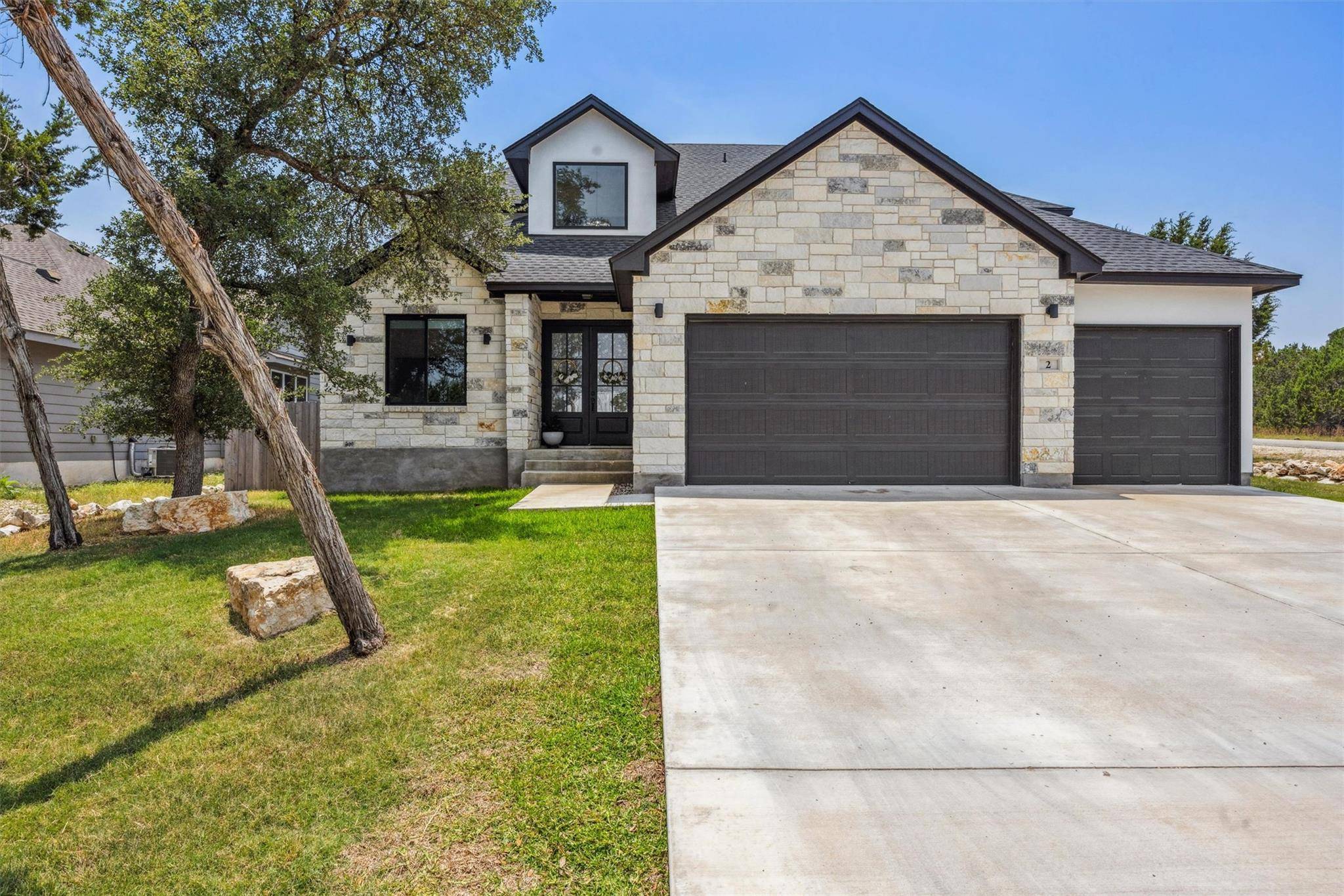 2 Basswood CIR, Wimberley, TX 78676