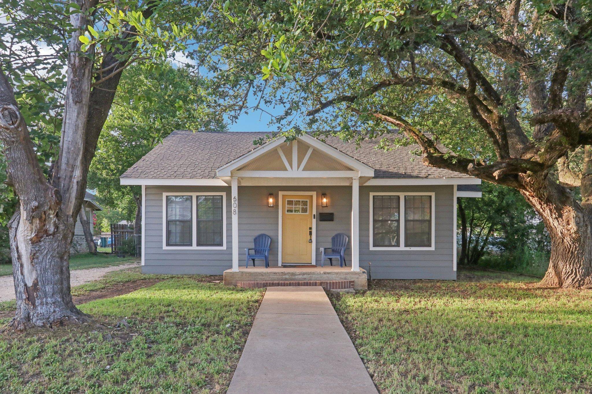 608 E 13th Ave, Belton, TX 76513