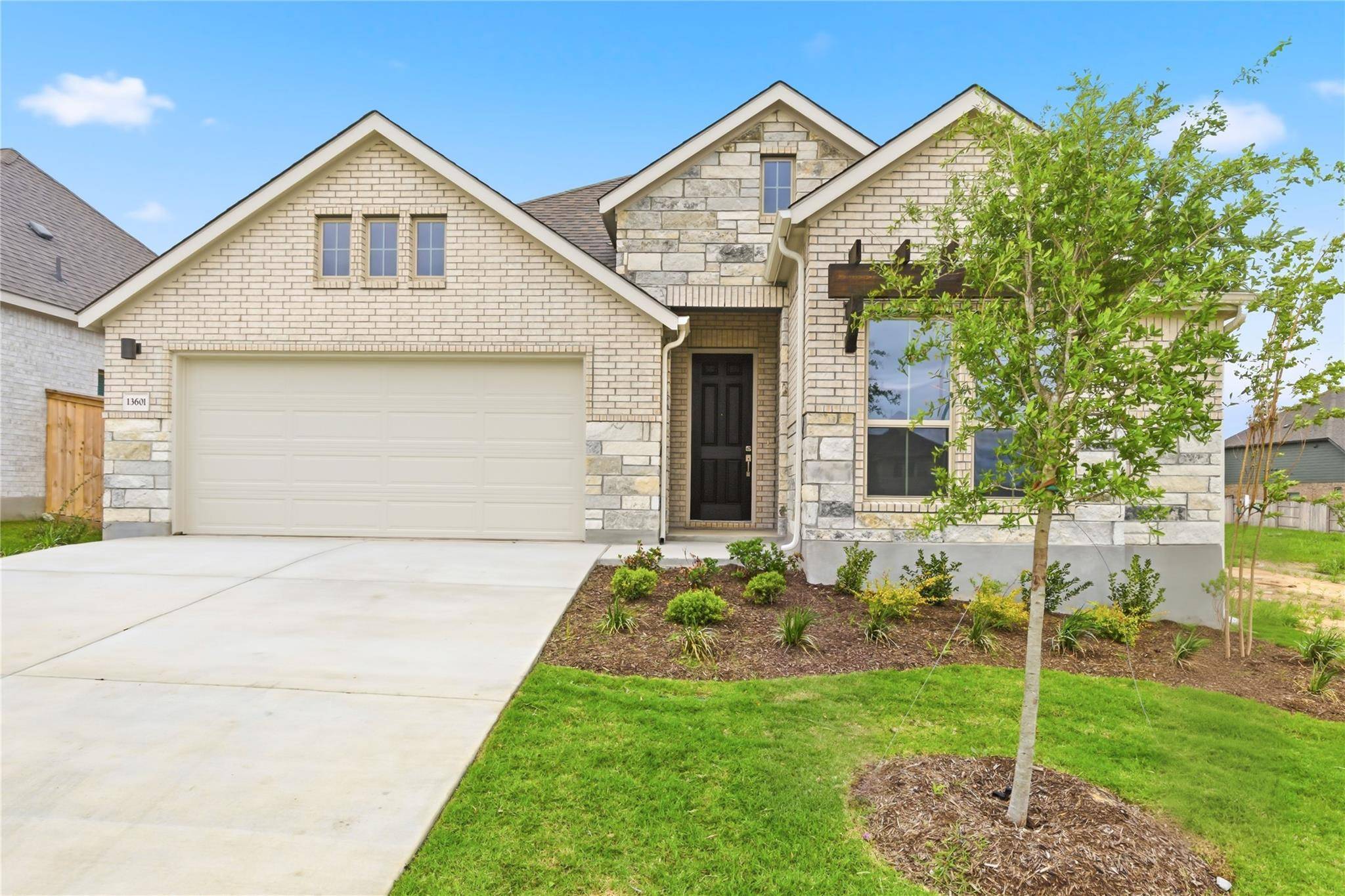 13601 Hamilton Hart DR, Elgin, TX 78621