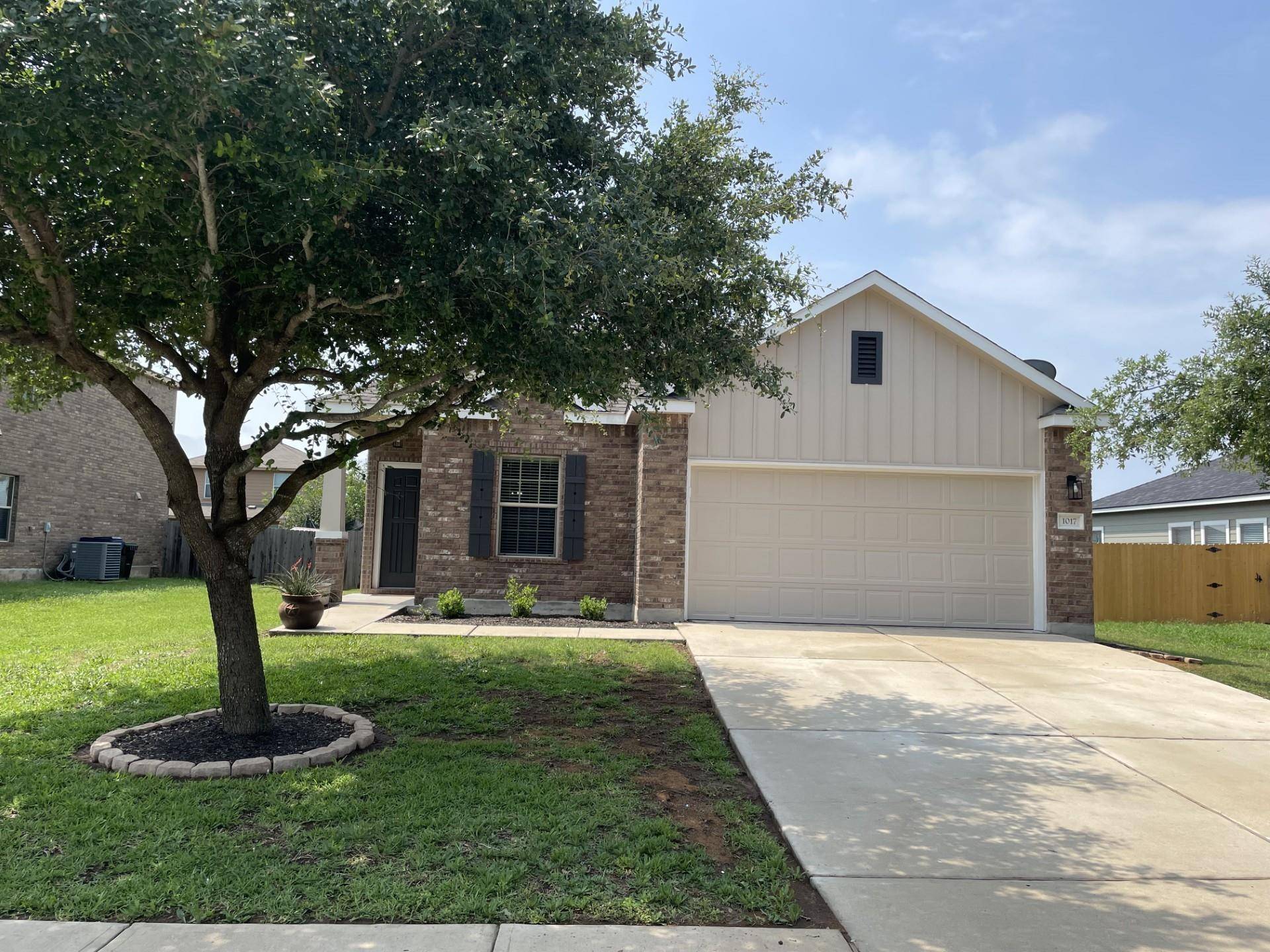 1017 Hondo LN, Hutto, TX 78634
