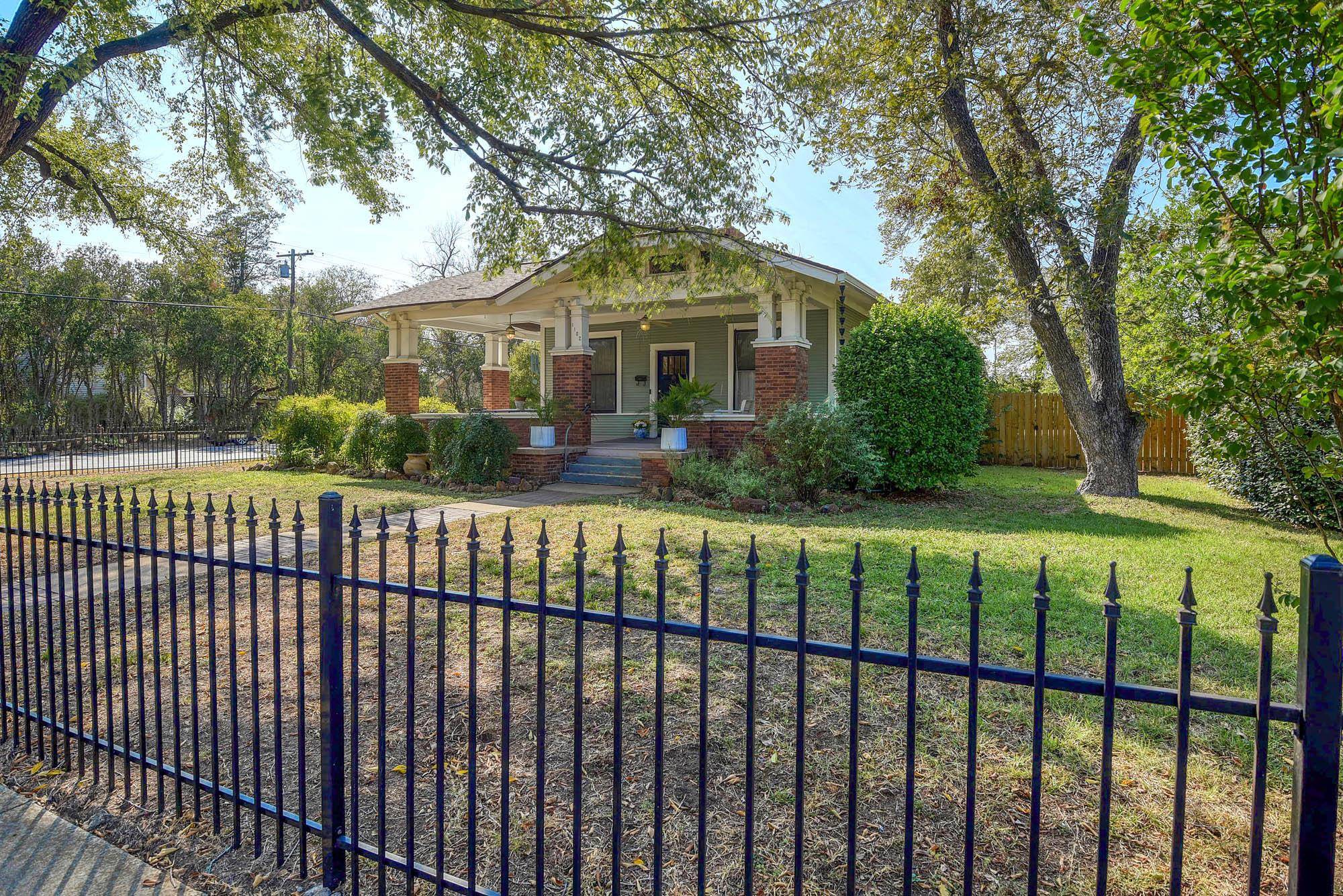 1102 Pecan ST, Bastrop, TX 78602