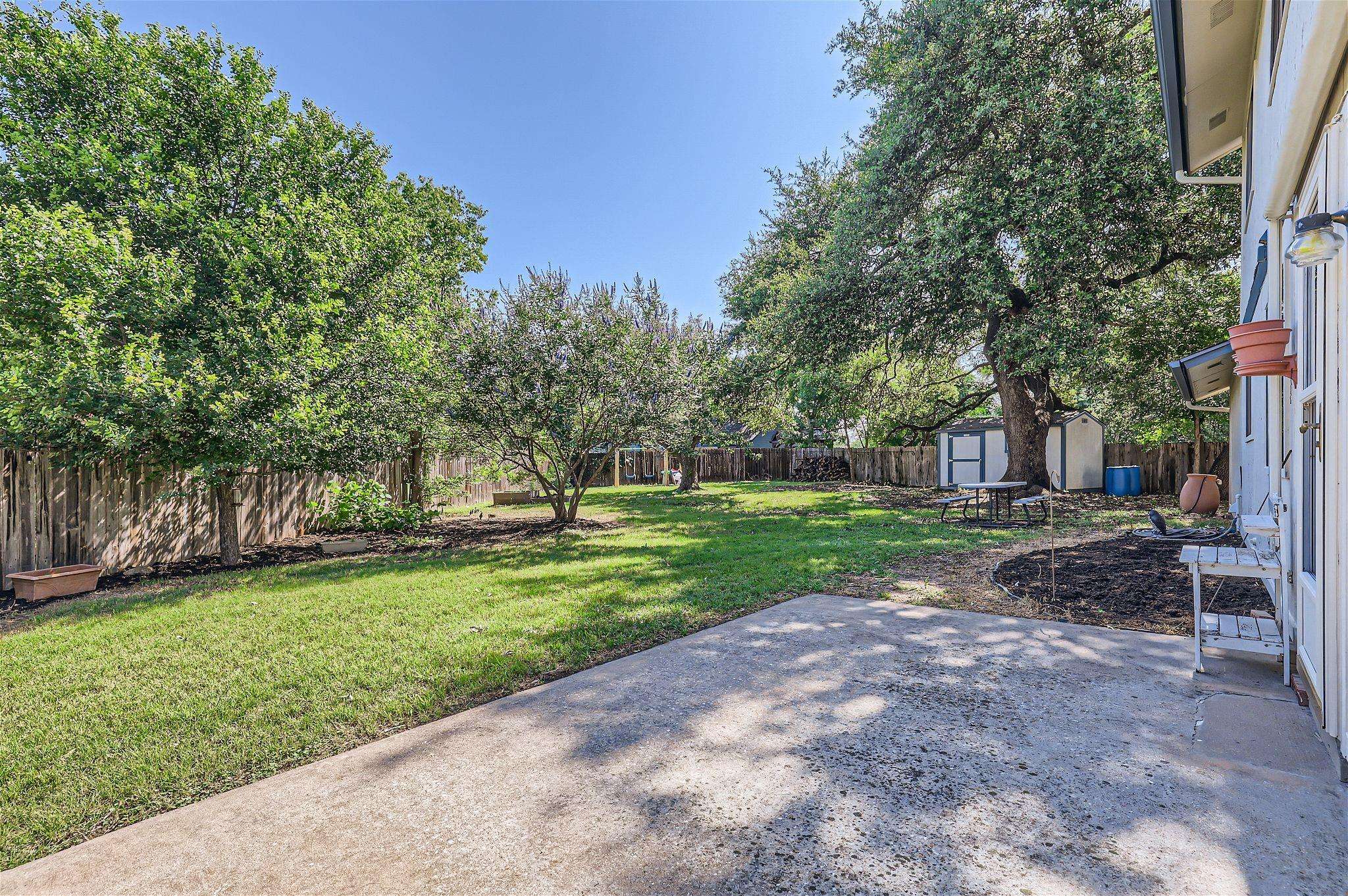 911 Saddlebrook CIR, Cedar Park, TX 78613